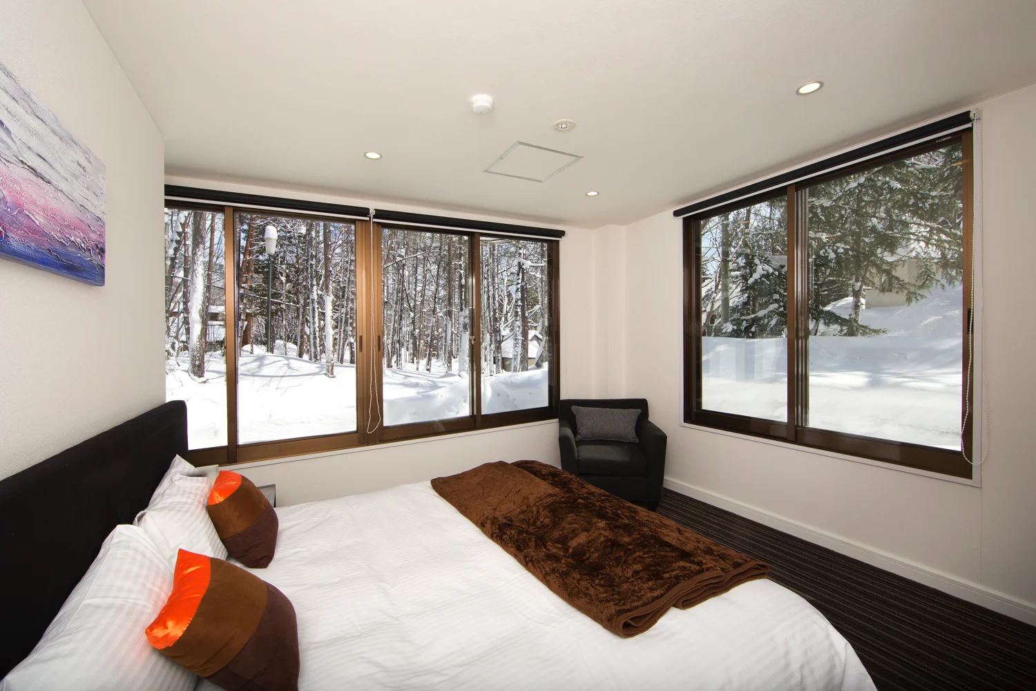 sky-park-happo-apt-04-4bedroom-bed.jpg