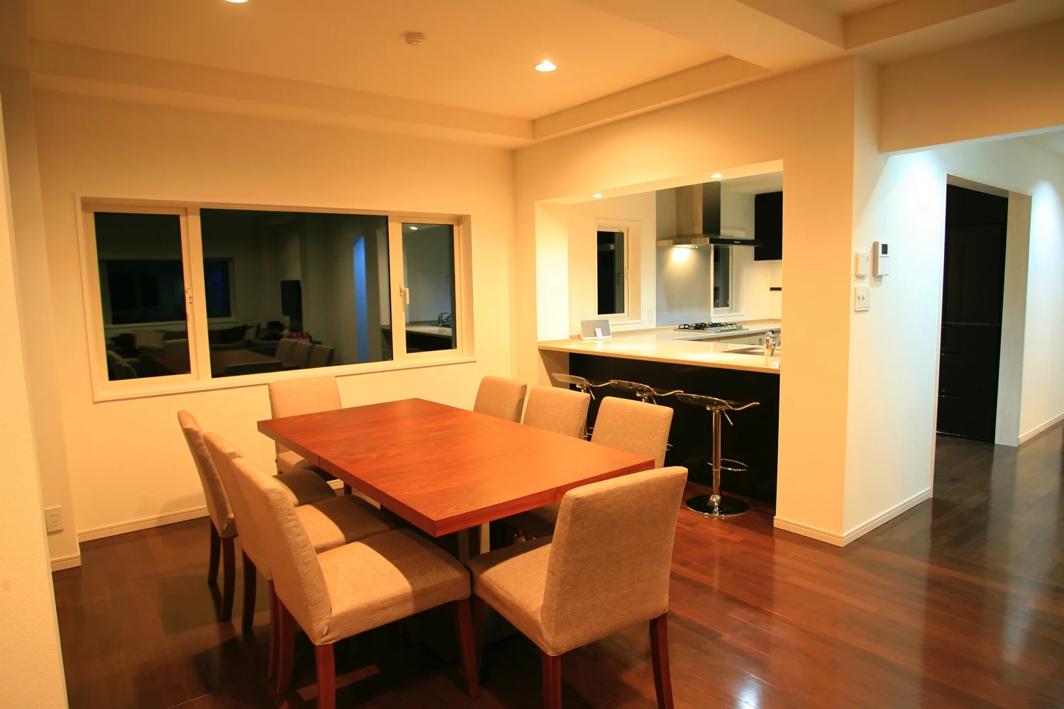 echoland-apt-04_4bedroom-dining.jpg