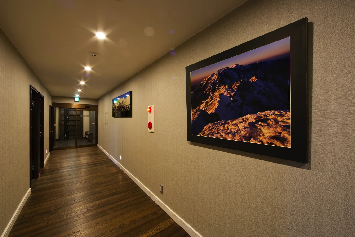 sky-park-happo-09-apt-hallway.jpg