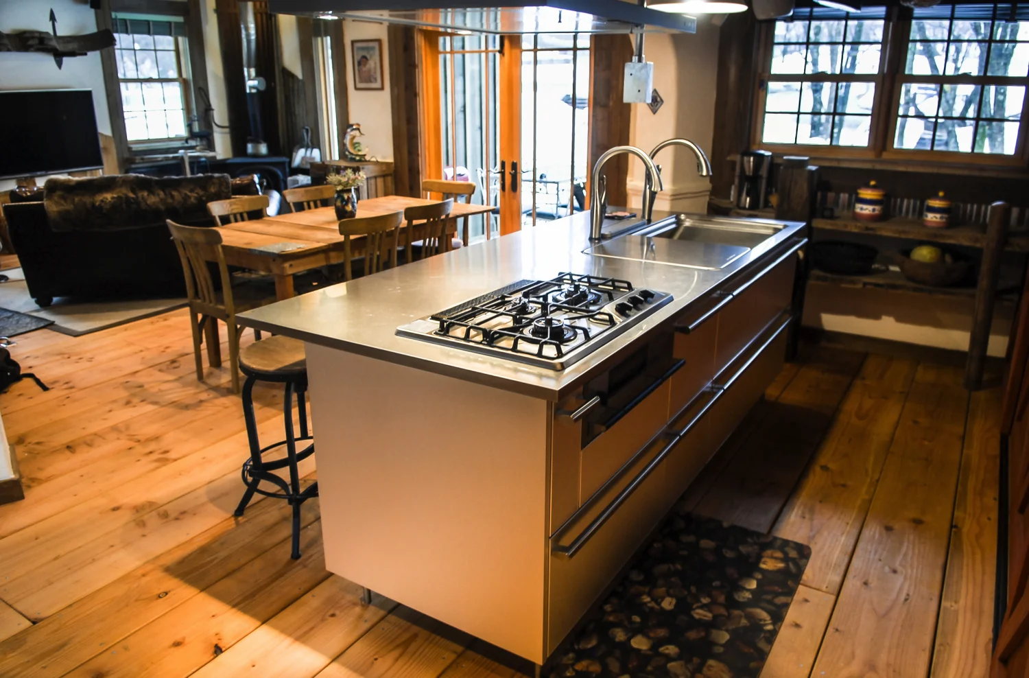 ags-chalet-26-kitchen-upstairs.jpg