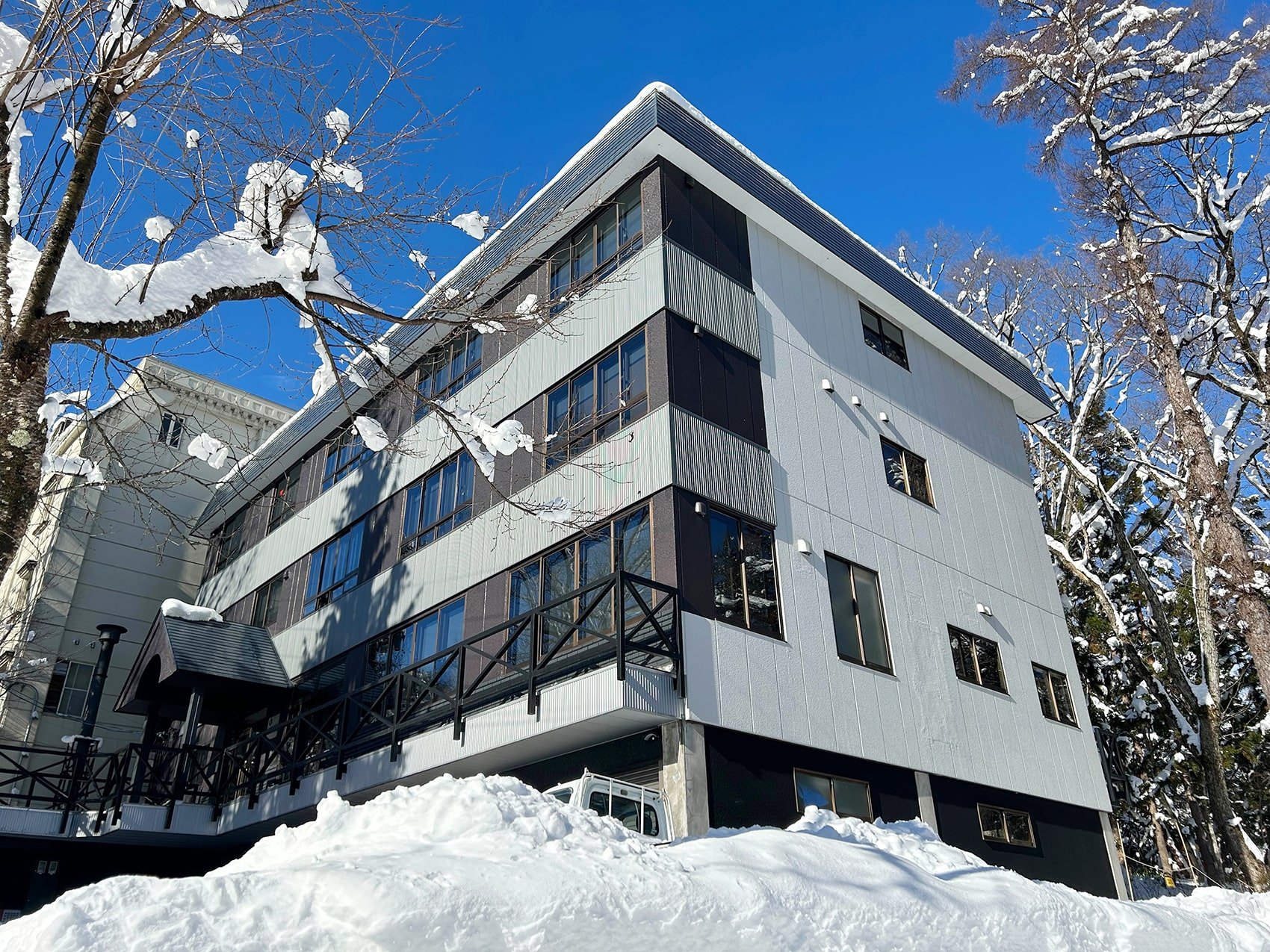 happo-view-apartment-exterior3-.jpg
