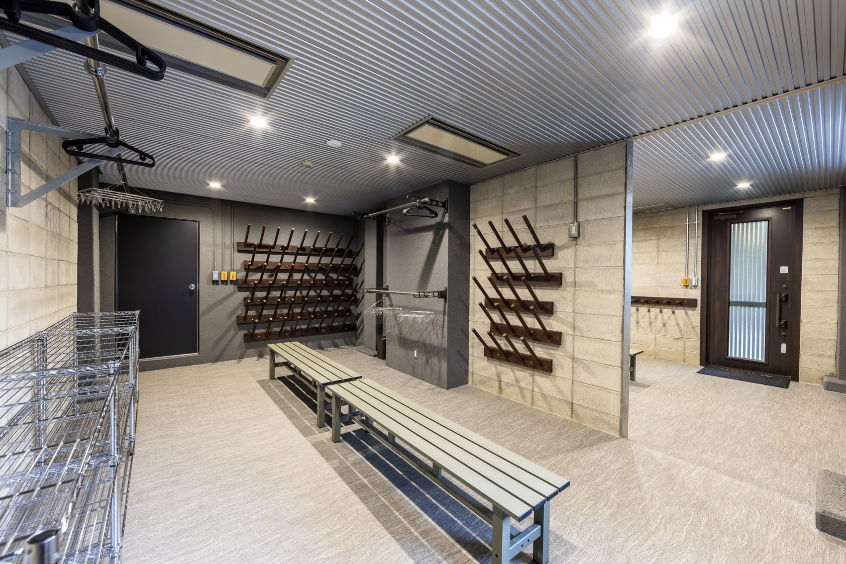 happo-view-apt-ski-room1-.jpg