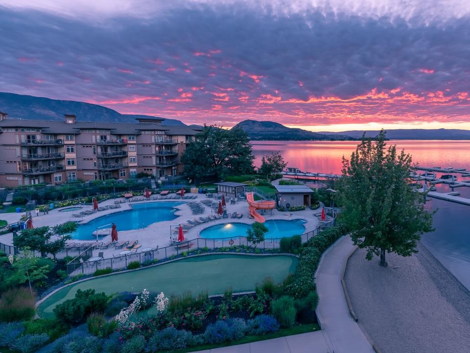 The Cove Lakeside Resort