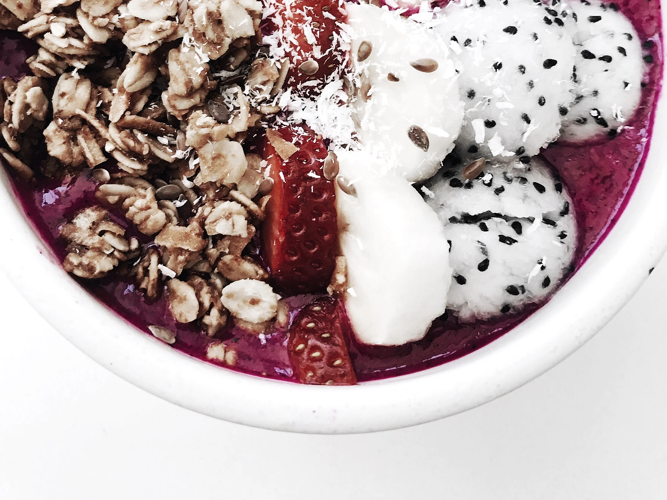 Yummy Açai Bowl Recipes by Talula Dempsey