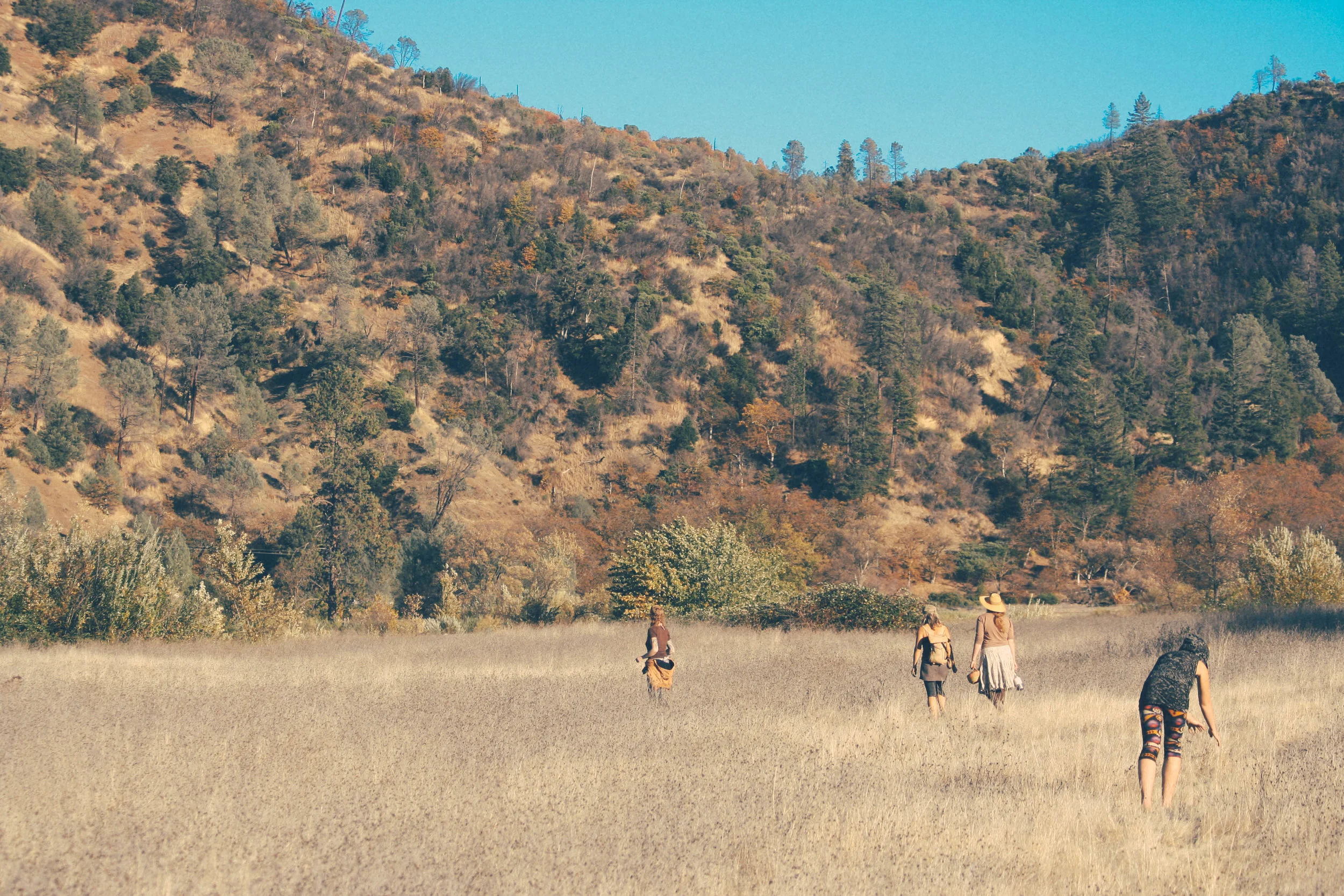 Woniya and friends on the river plain