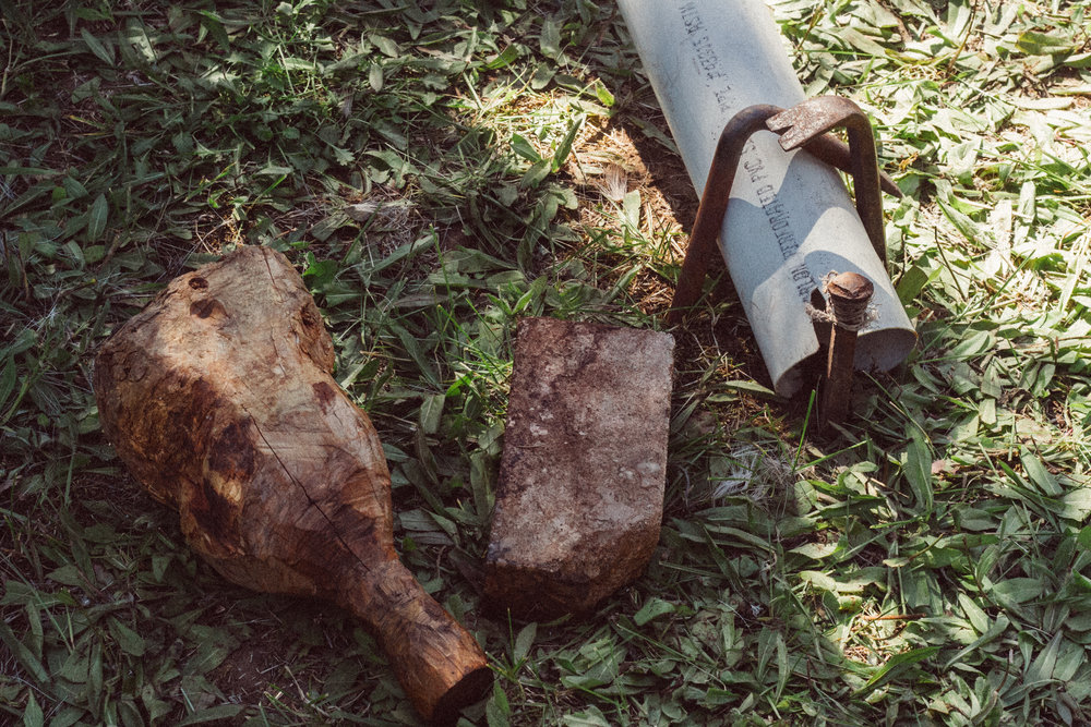 tool used for pounding bark, the end of the scraping beam