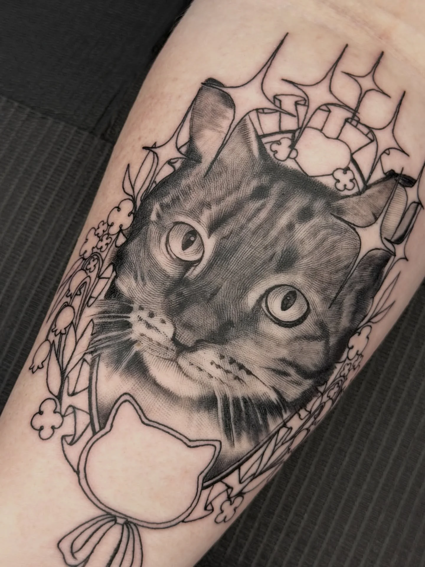 First session on this magical kitty memorial piece for Jessi &mdash; I&rsquo;d love to do more hybrid pieces like this, etched texture, color, and jewels 🫶🏽