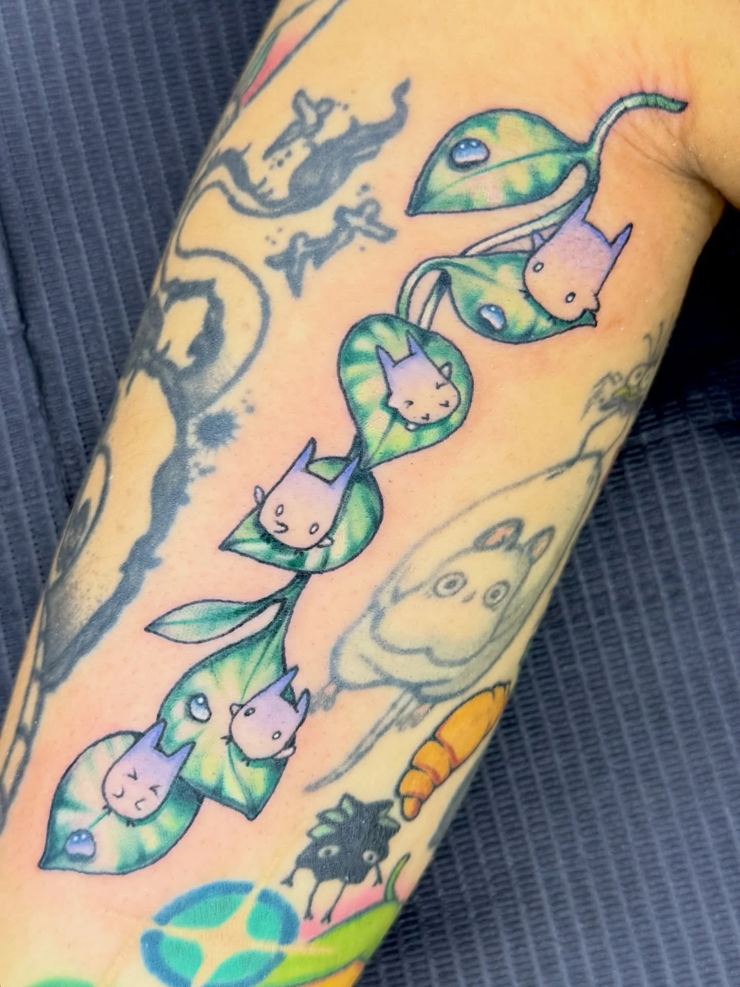 Tiny Totoro&rsquo;s on Pathos filler for Mabely 

Thank you so much babe for taking me with this awesome prompt for a filler piece, I love doing filler pieces! 

BOOKS OPEN email or DM