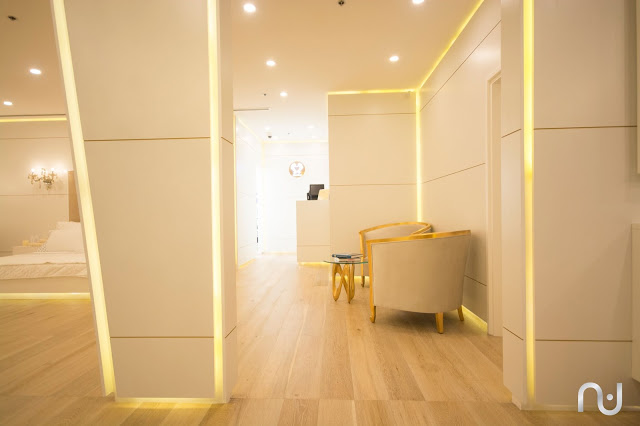 The unconventional opening that adds subtle interest to the space.