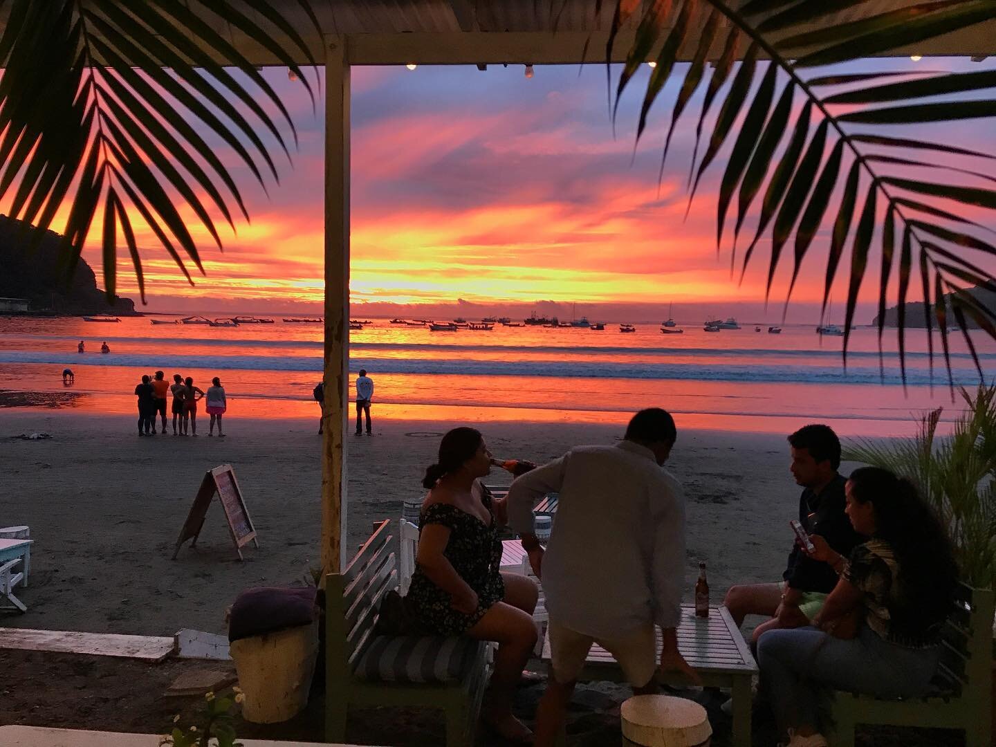 Rainy days often bring the best sunsets 🌴💛 Come by this evening for sushi and a cocktail 🍣🥢 or get it delivered to your house 🛵 order online at www.Sjds.co/sushibh or whatsapp 8775-7145 #sushi #sunset #cocktails #nicaragua #sanjuandelsur #tropic