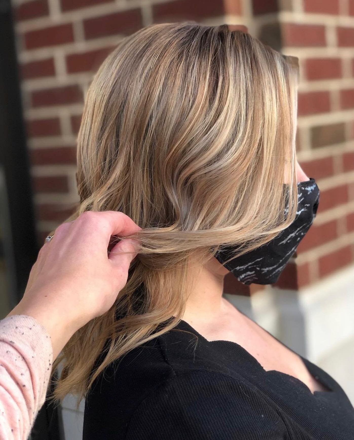 Leaving the salon with your desired shade of blonde is only part of the equation ✨

An home haircare routine is a must for keeping it healthy, shiny and bright! 

Here are some helpful recommendations for keeping blonde hair looking its best in betwe