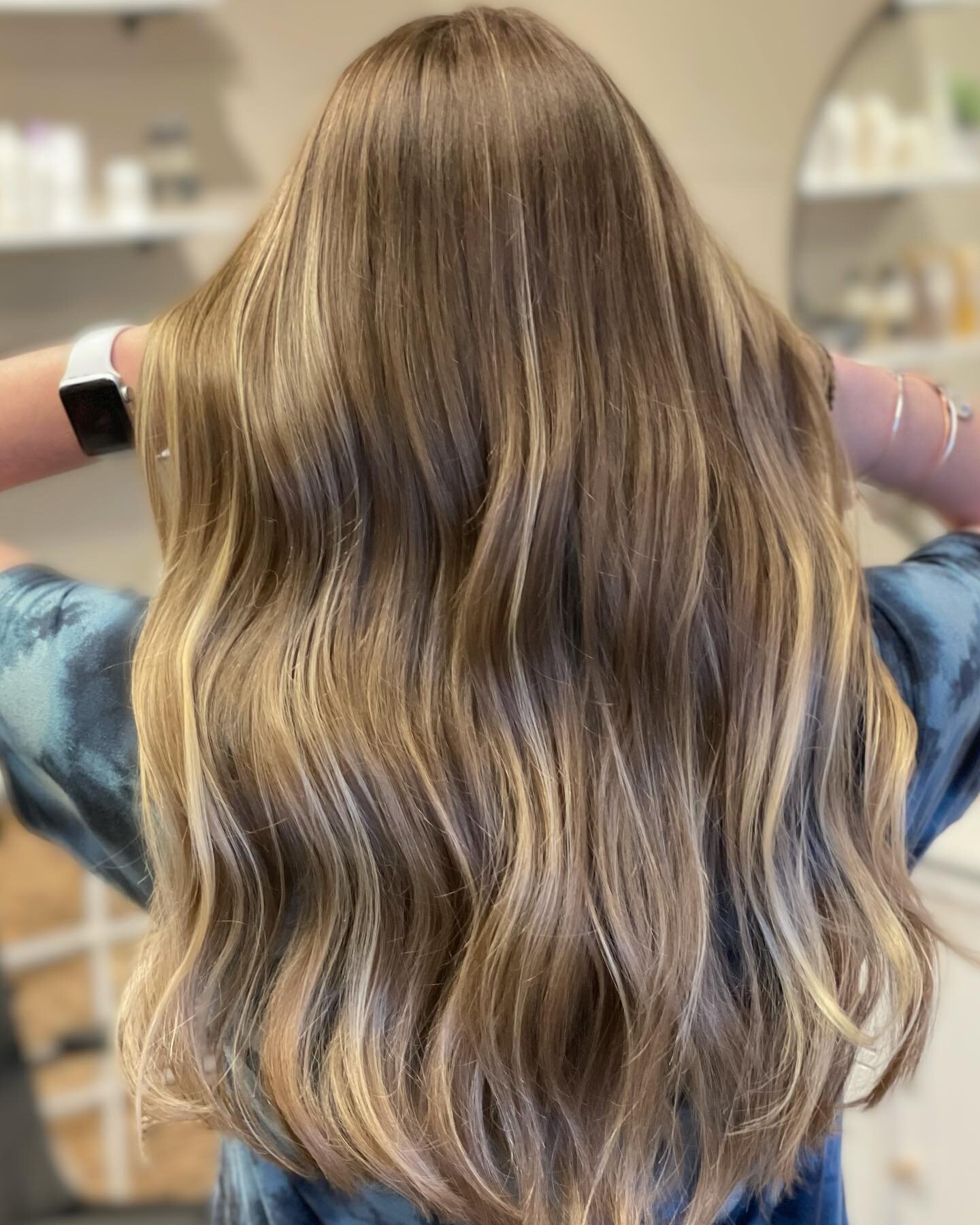 Swipe to see the before of this hair transformation 😍

My guest had never had her hair colored before and was ready to go lighter for Spring🌷

She wanted something that didn&rsquo;t require a lot of maintenance so I created a look for her that will