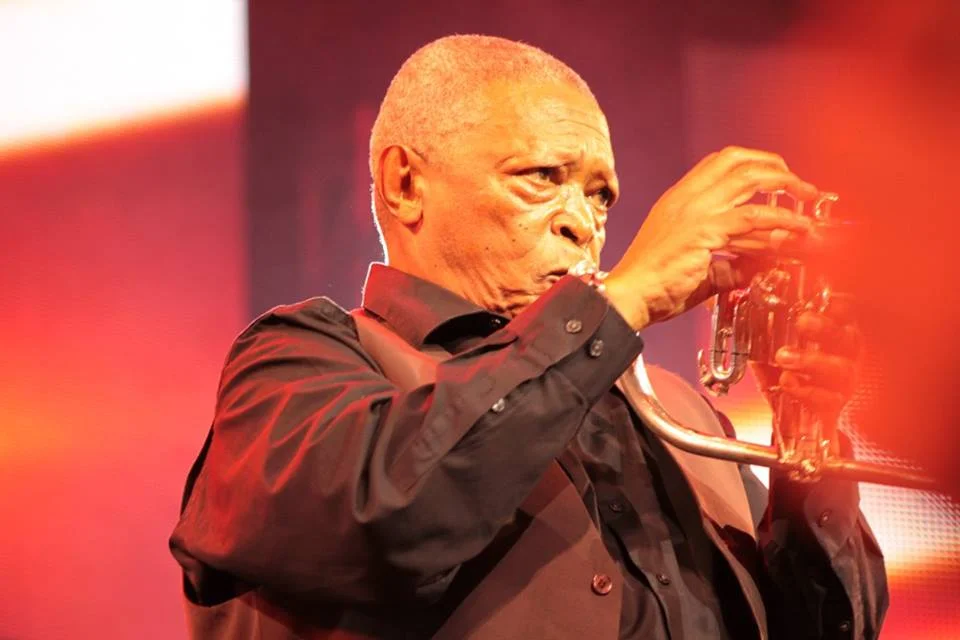 Bra Hugh