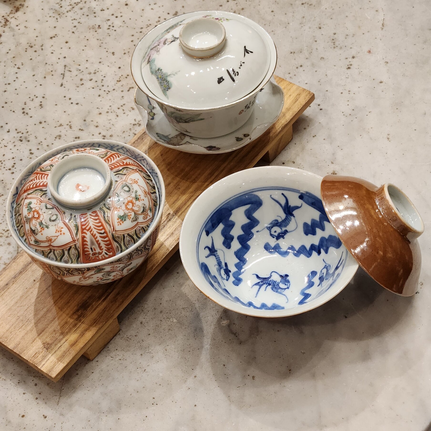 3 lidded bowl/cup in different styles, can you guess which is made for which market?
.
.
.
.
.
.
.
#interior #homedecor #decor #kitchen #decoration #japanese #tea #singapore #antique #porcelain #teatime #igsg #antiques #ceramics #kitchendesign #explo