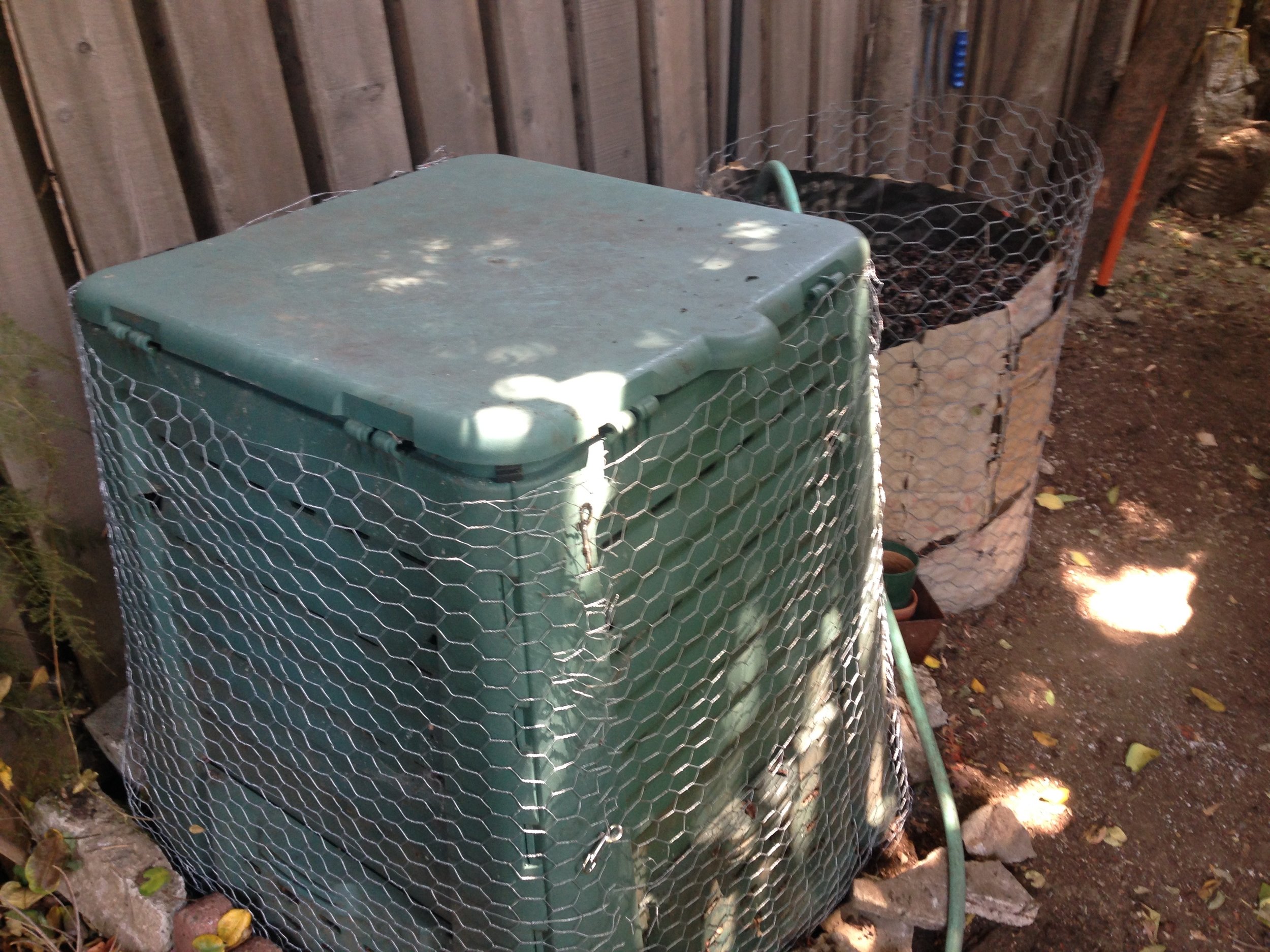 COMPOST BIN