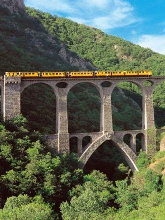 trainjaunepontsejourne.jpg