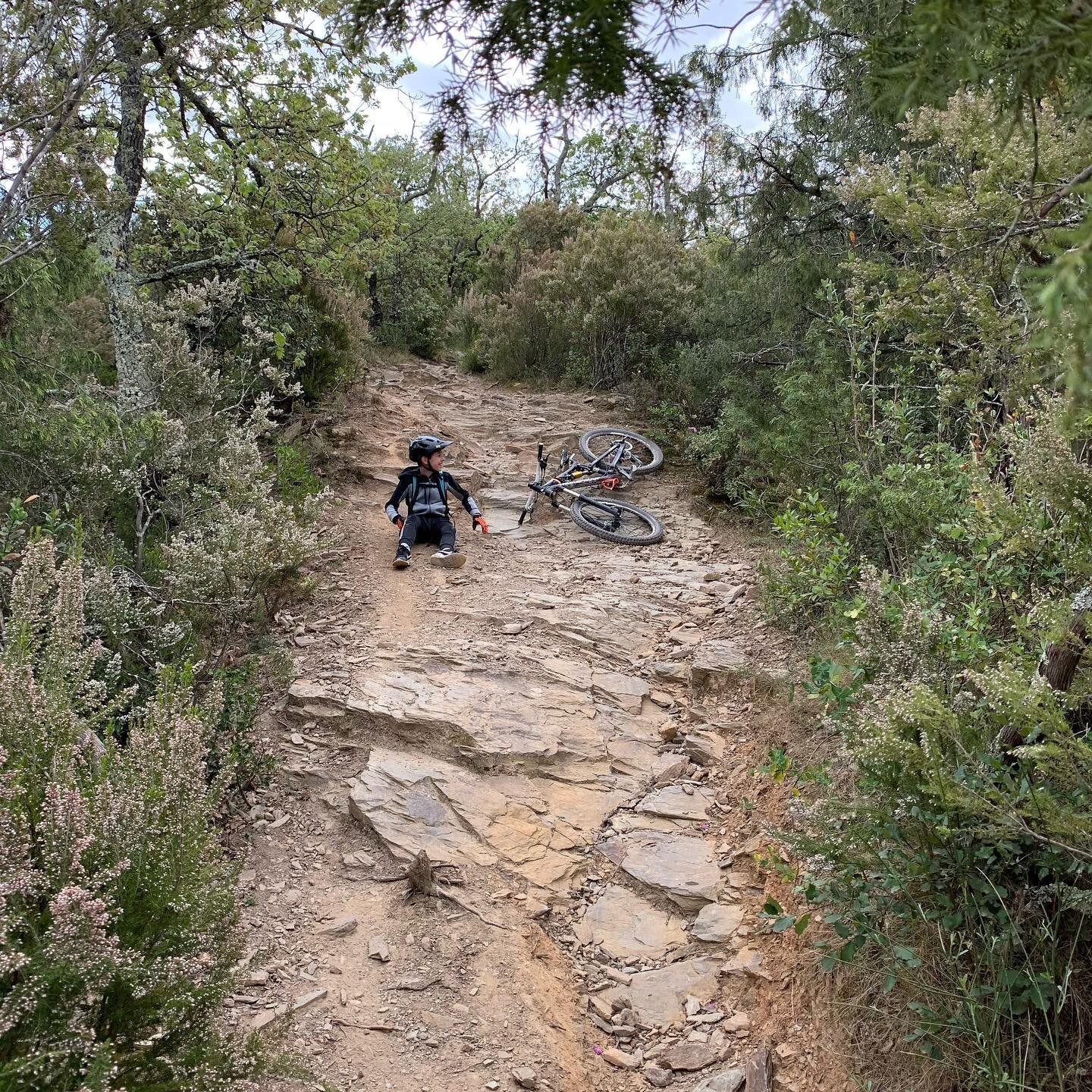 Chicks dig scars! Well thats the best incentive to your son when plan A turns into plan Z. Arthur actually cleared the really tough section above on a trail called &lsquo;enter the dragon&rsquo; not many adult riders can clear that... #bossride #kidl