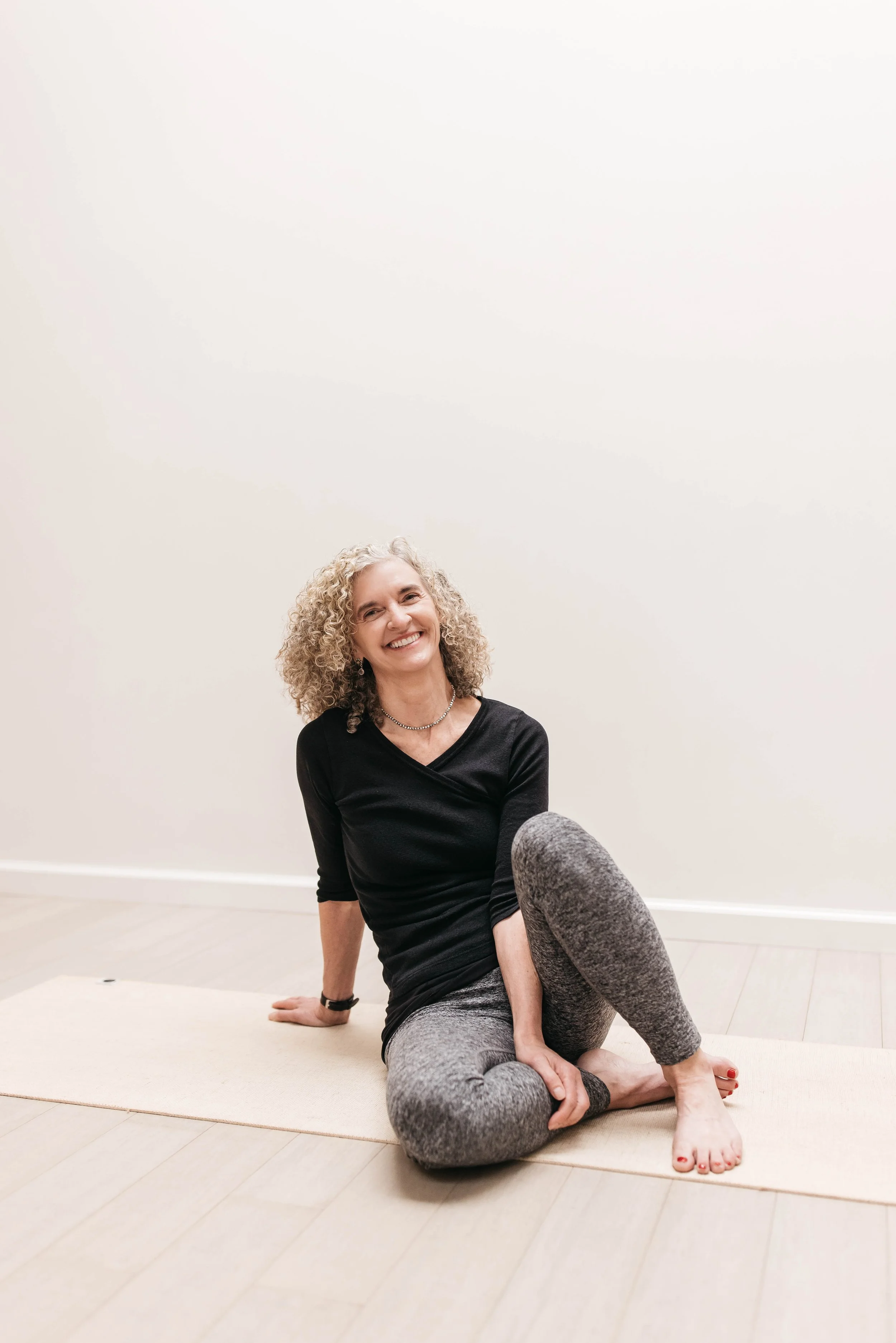 Pelvic Floor Teacher Training with Leslie Howard 
