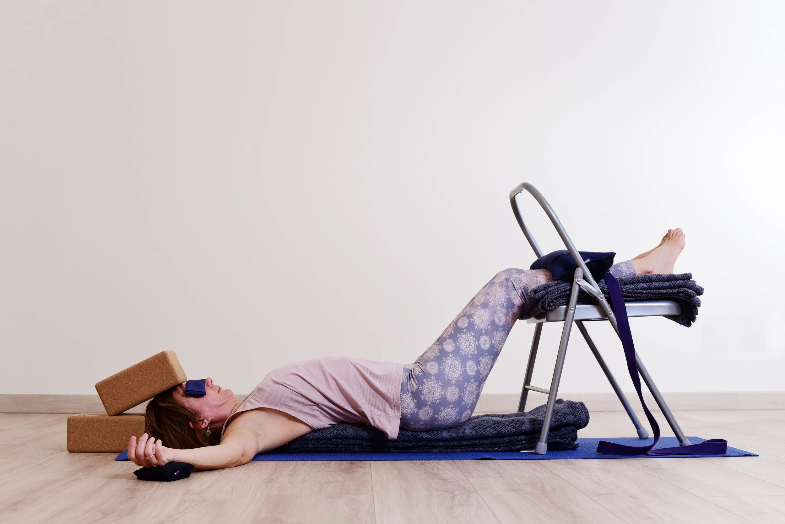 Formation Restorative Yoga 100h avec Audrey Favreau