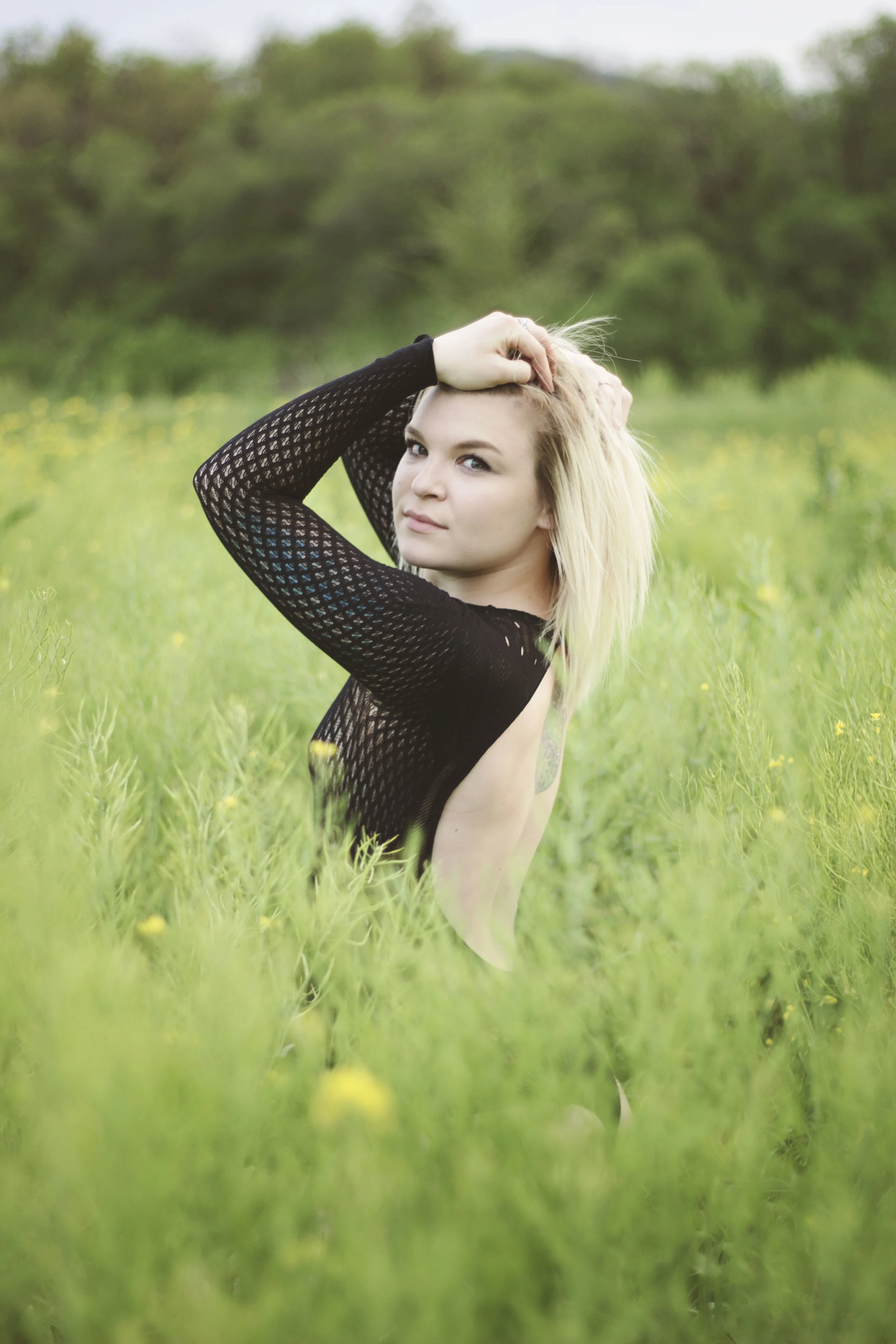 Katelyn_Bailey_Boudoir_Field_027.jpg