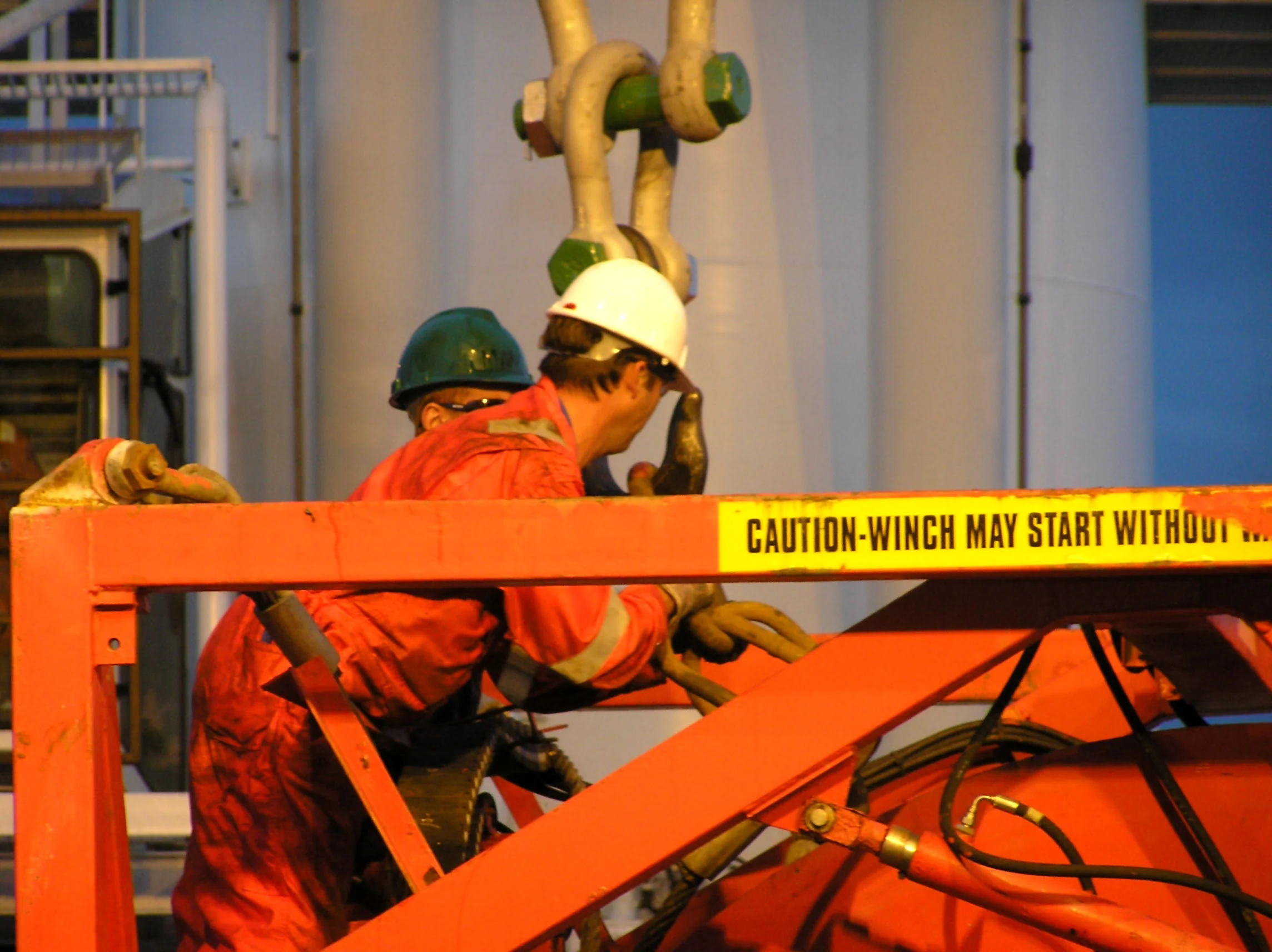 workers-1241079.jpg