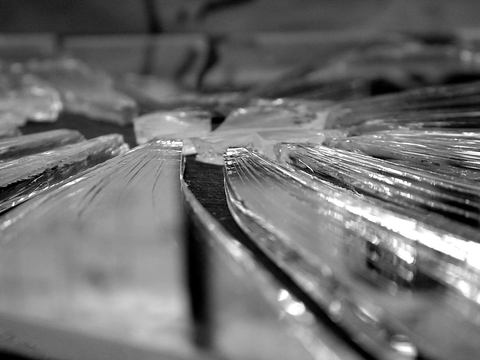 broken-mirror-2-1199720.jpg