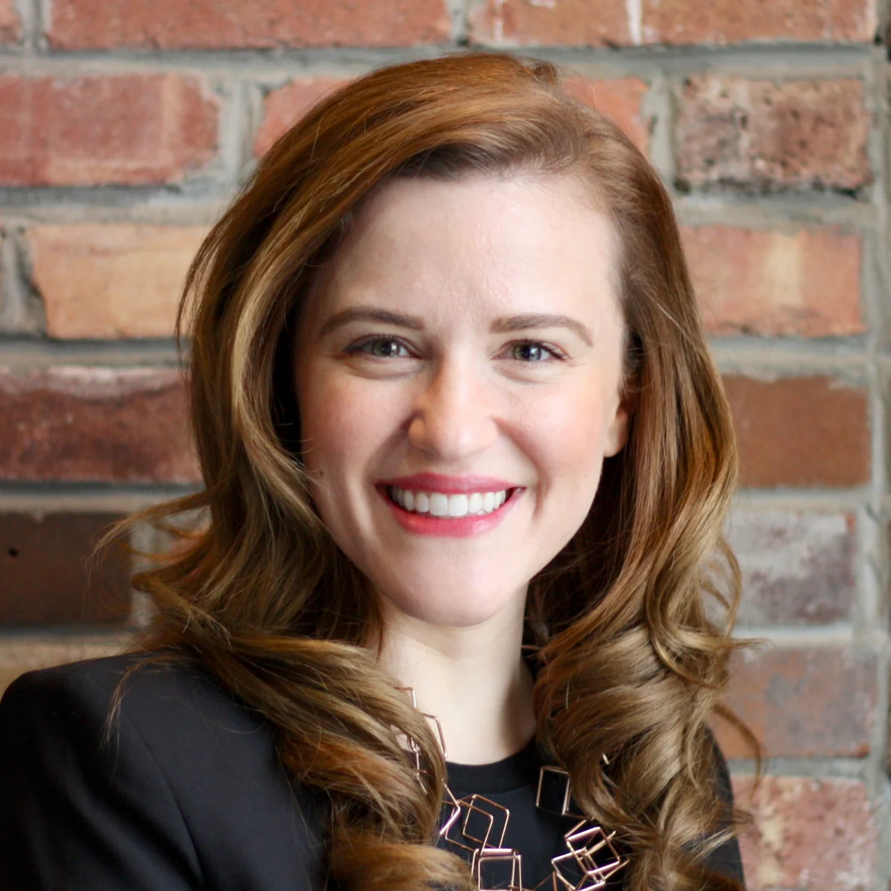 Proudest accomplishment: Speaking to 30,000 youth as a motivational speaker. Why I work at Koru: I'm passionate about non-toxic lifestyle and sustainable brands. Fun fact about me : Once upon a time I lived in Nashville and spent a summer as a singer recording music. Favourite S’well bottle: Birchwood