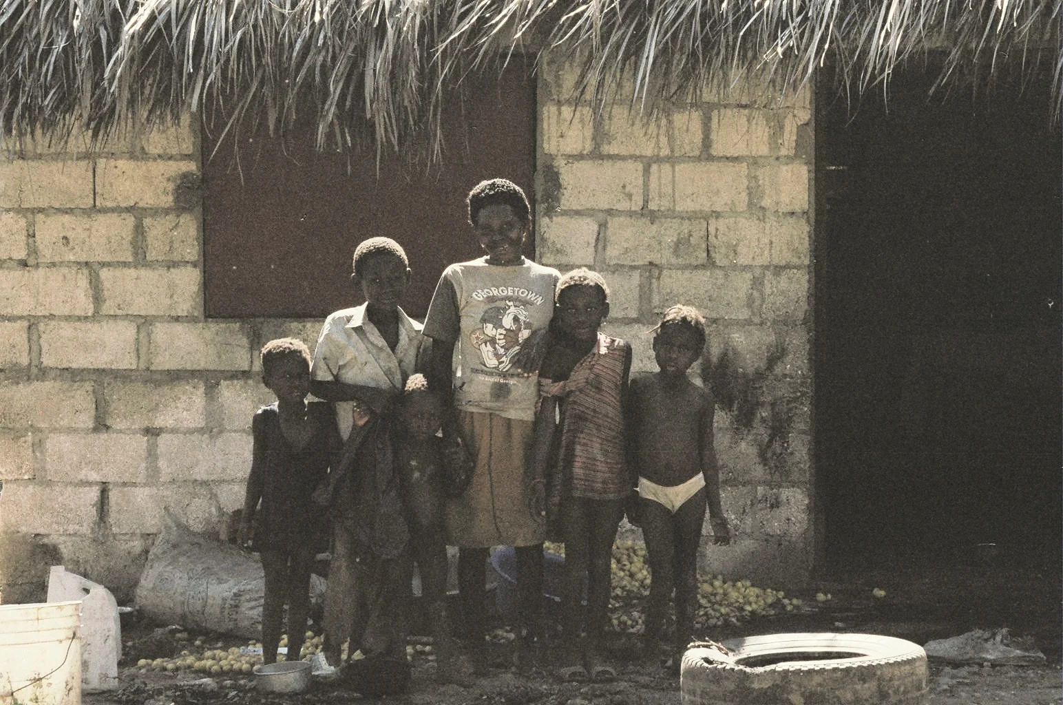 Debajo De Las Palmas- Under The Palms In Dominican Republic Inc. (UPDR) began bringing food and clothing to children, women and families in need in Dominican Republic in 2016.
