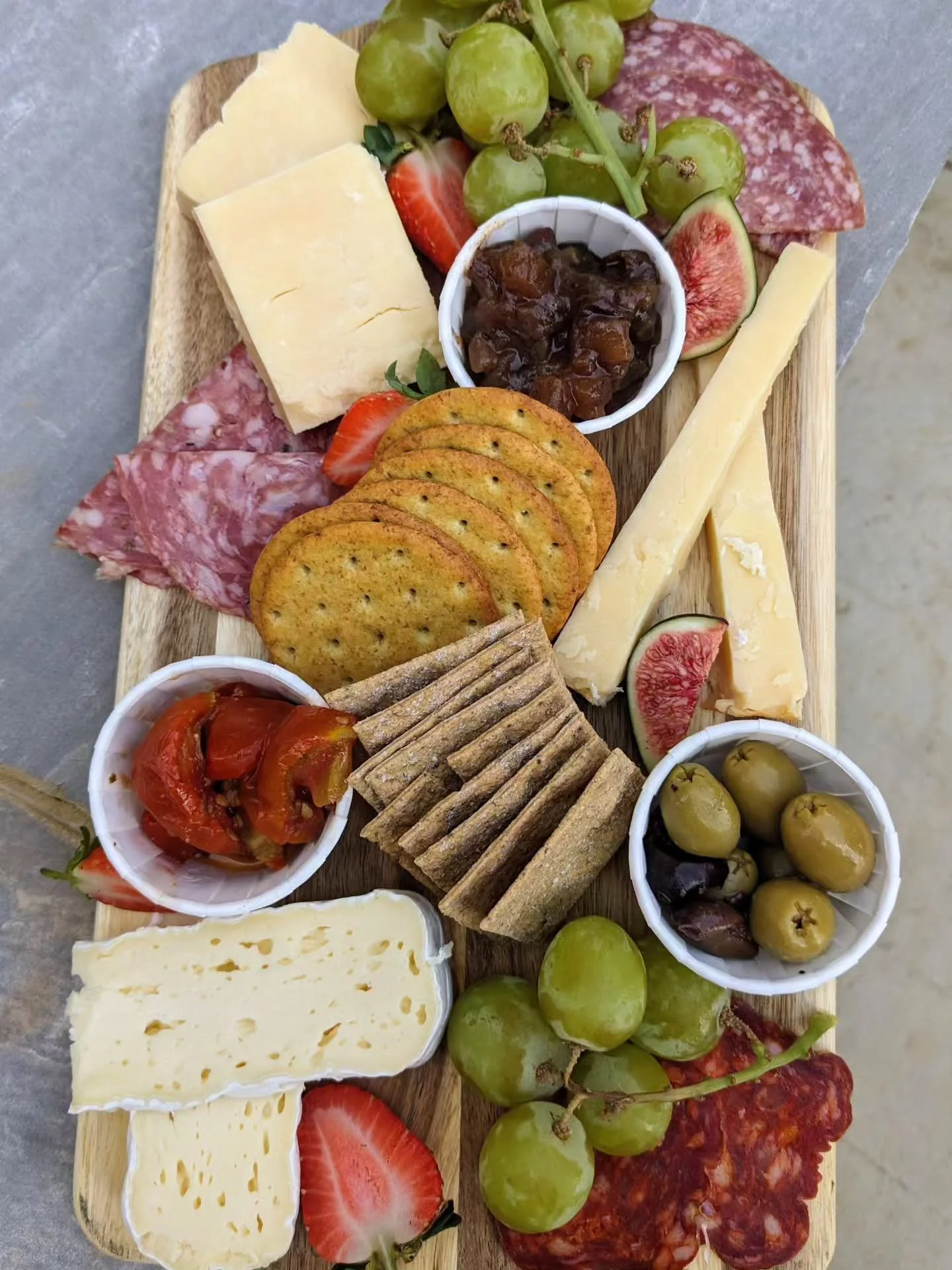 All the lovely cheese and excellently washed down with a glass of Beacon Down wine! Open for lunches Tuesdays to Sundays. Our grazing boards feature Sussex cheese @thecheeseman1995 @traditionalcheesedairy and charcuterie from @thewealdsmokery

#meats