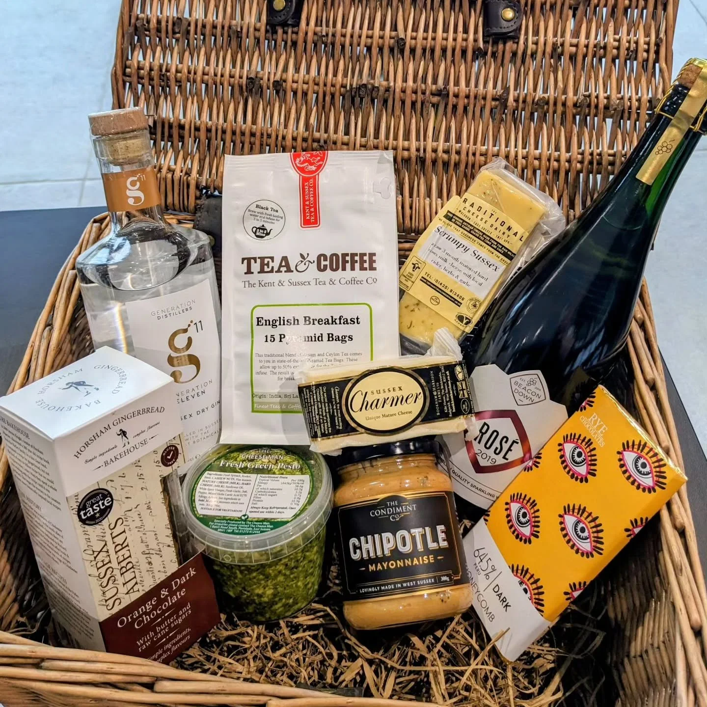 Some of the lovely local delights we sell in the vineyard shop! As well as our wine we stock cheese, fresh pesto and houmous, sauces and chutneys, teas, chocolate, gin, beers and cider and biscuits - all locally sourced and tasting amazing!

@thecond