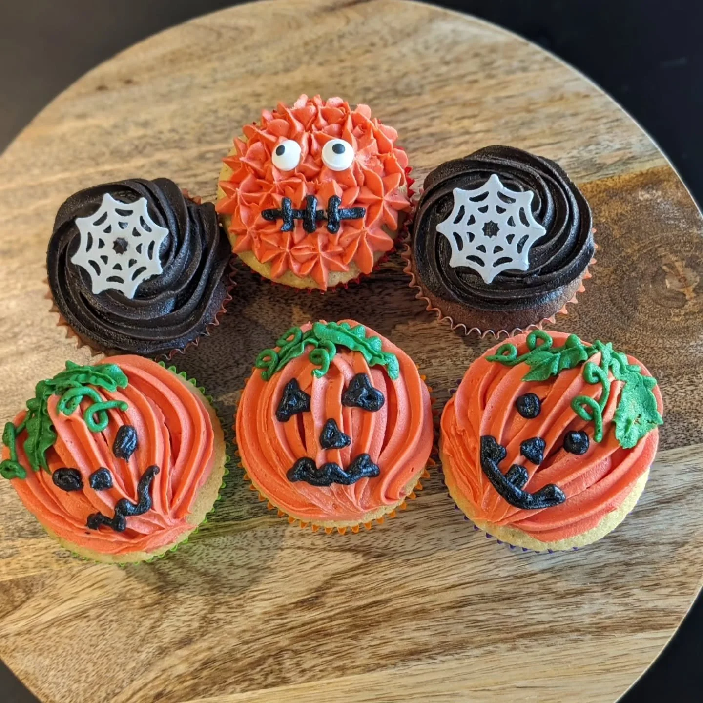 Taking bookings now for our spooky Halloween afternoon tea on the 30th and 31st October. Savoury and sweet treats for all the family this half-term!

#pumpkinseason #afternoontea #octoberfamilyfun 
#halloweentreats