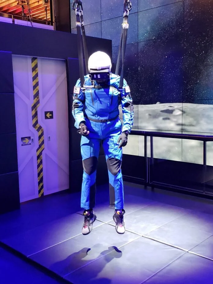 Samsung-NASA-VR-13-696x928.jpg