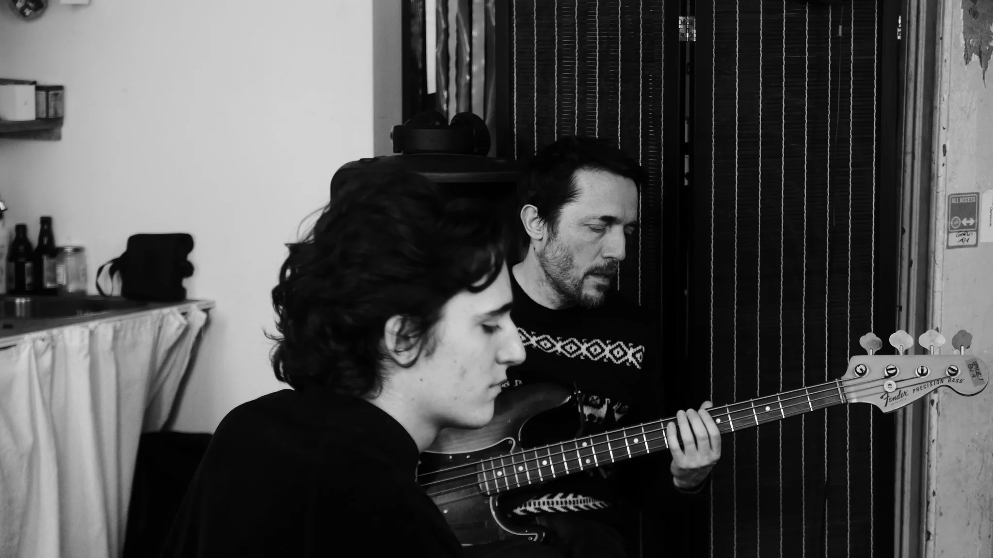 Tamino et Colin Greenwood de Radiohead avec qui il a collaboré sur le morceau “Indigo Night”