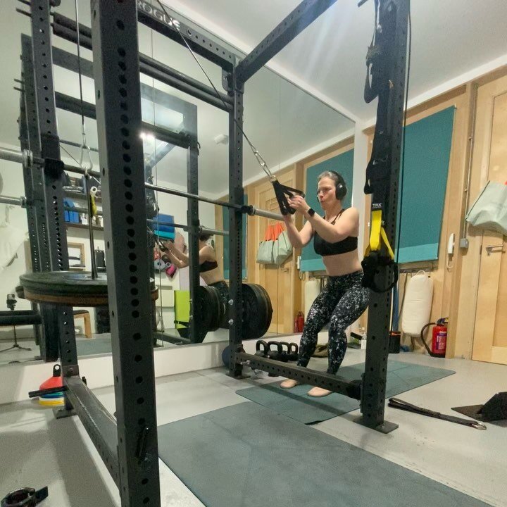 Functional trainer.
.
Love this piece of kit 😍
.
Mine is different to the ones you get in the gym (takes more to set up). As my clients become more confident I start to get them to move weights around themselves so they become confident in the gym a