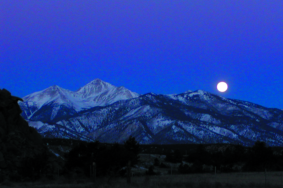 Moon-Mountains.jpg