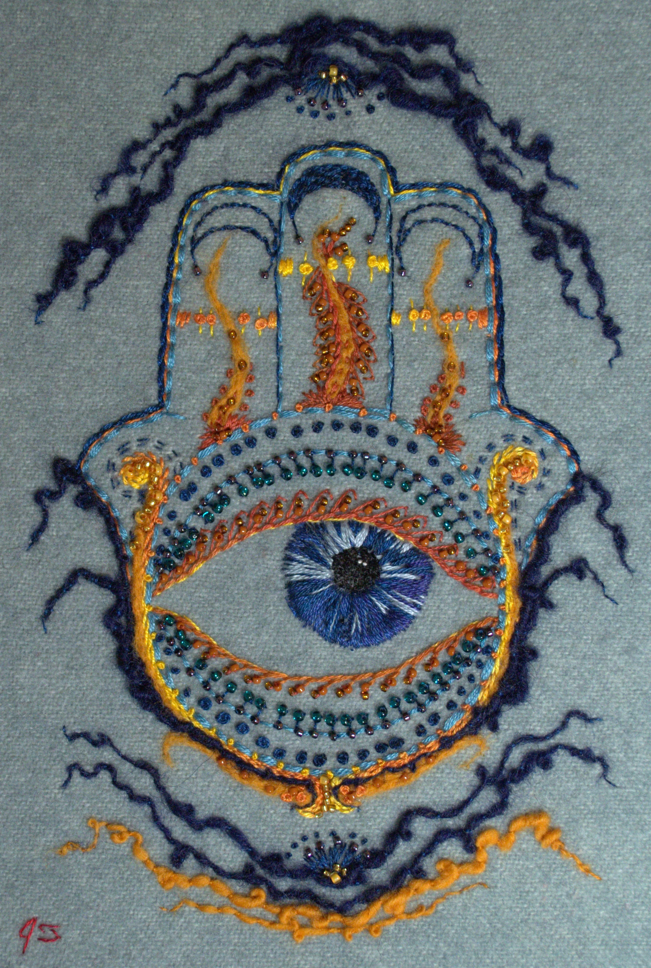 Tranquil Hamsa - Detail