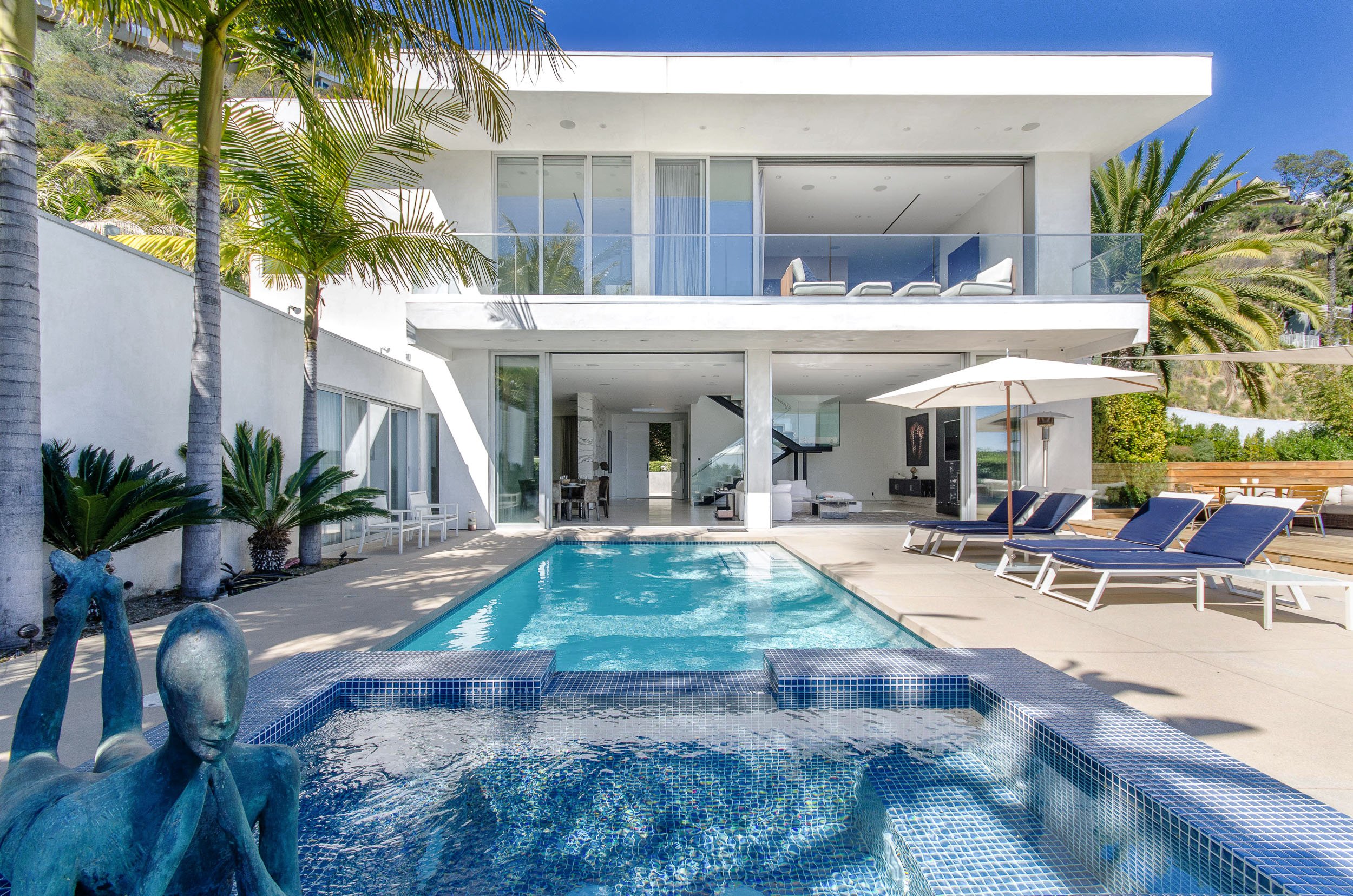 Luxury vacation rental in Malibu photographed by Los Angeles vacation rental photographer