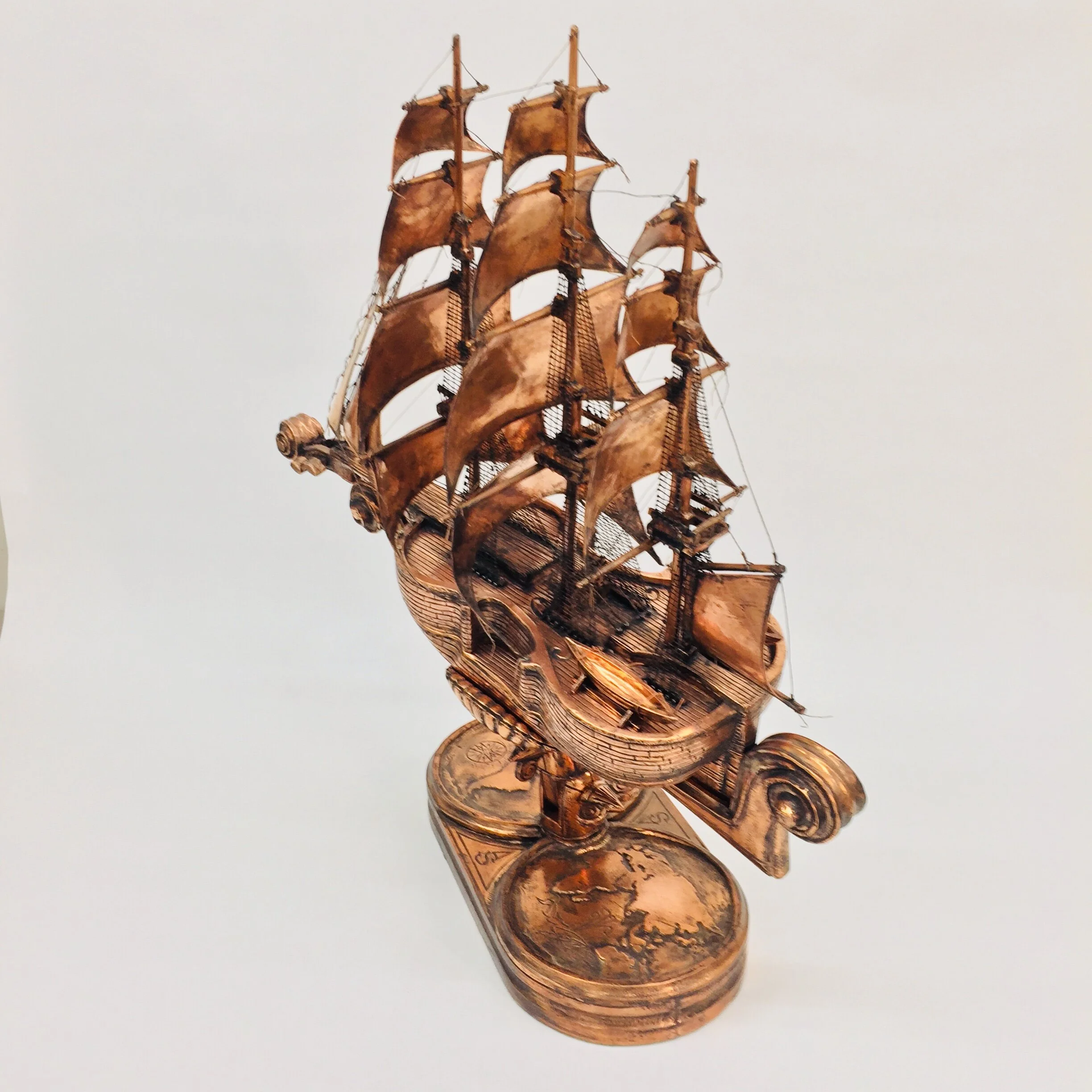 D0B91332-638E-4FF0-B3F2-A3A561EF6BFA