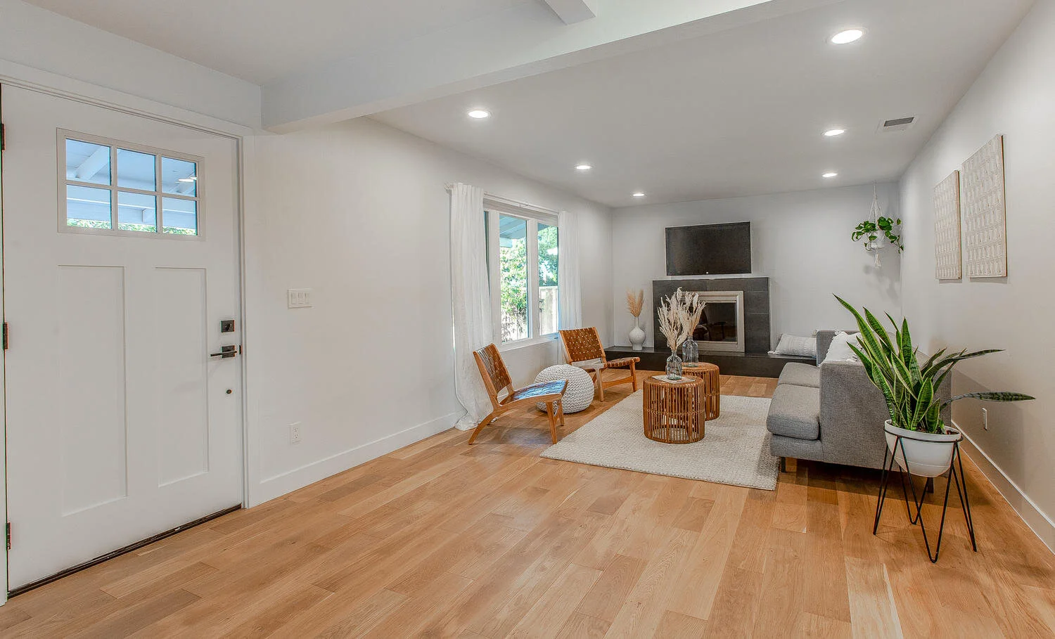 1370 Lansing Ave San Jose CA-large-007-052-333A0036HDR-1500x909-72dpi.jpg