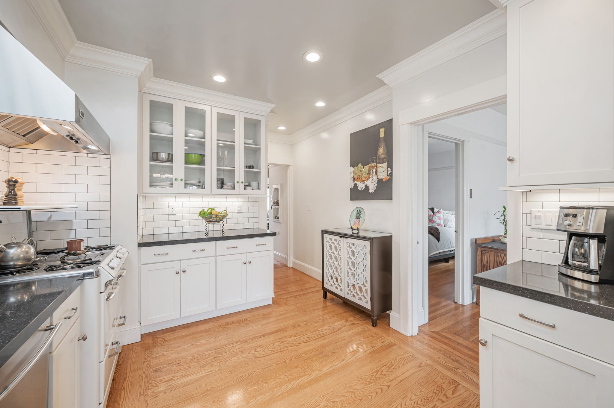 16-web-or-mls-57-rae-ave.jpg