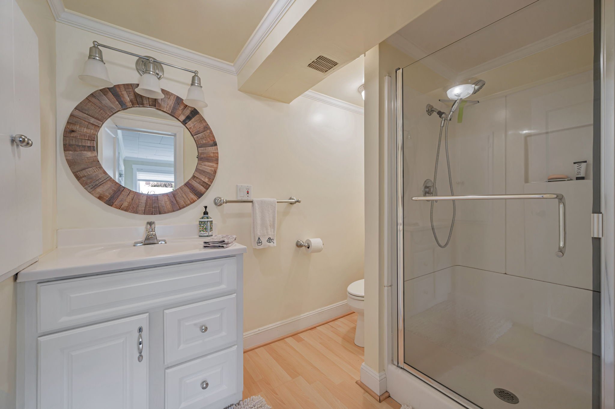 31-web-or-mls-57-rae-ave.jpg