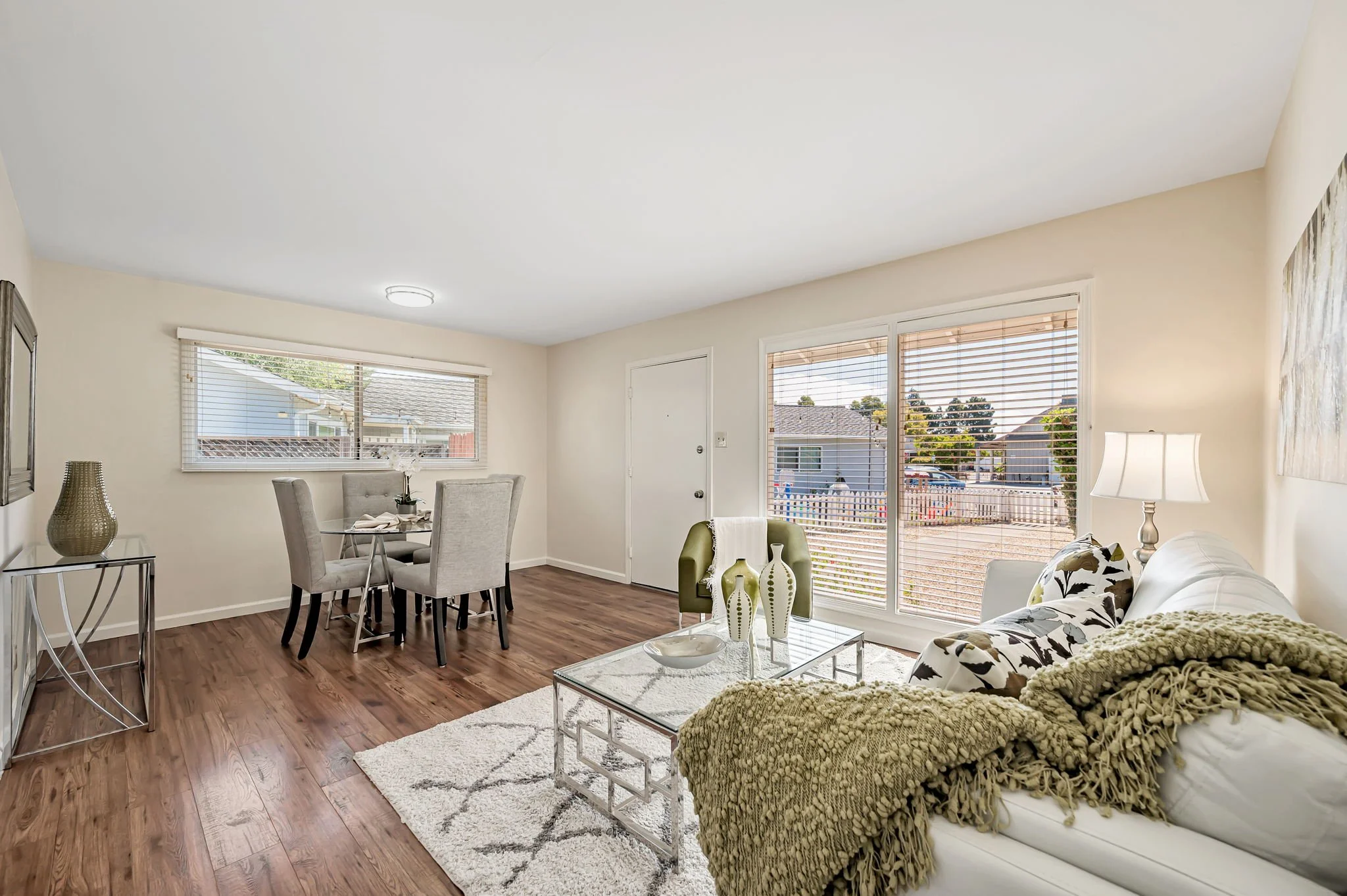10-web-or-mls-508-wessex-way.jpg