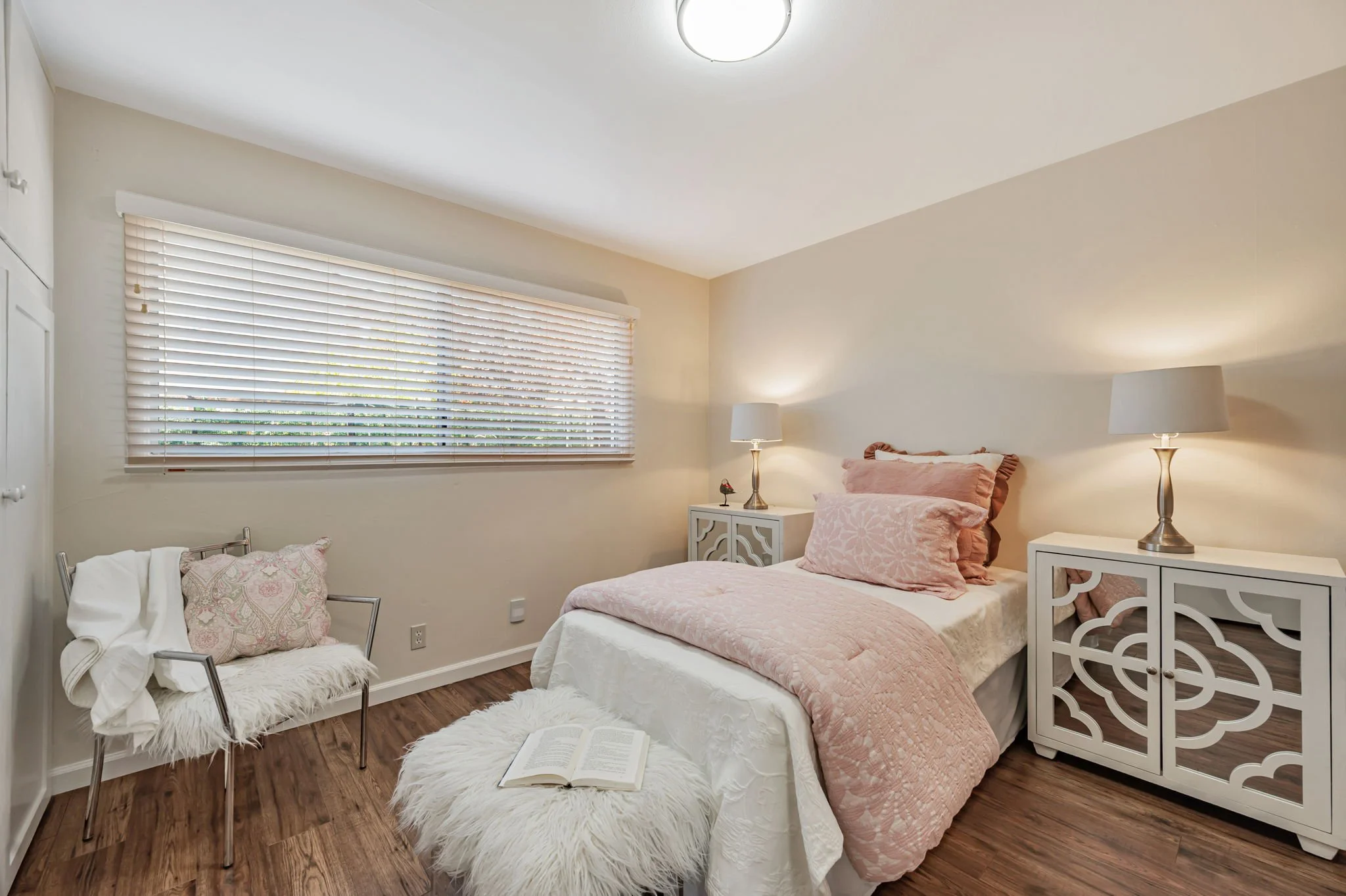 24-web-or-mls-508-wessex-way.jpg