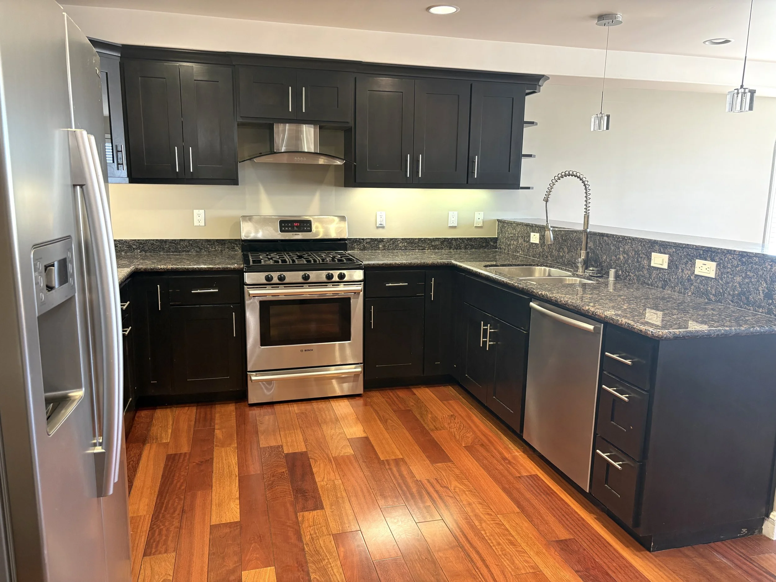 Kitchen 2.jpg