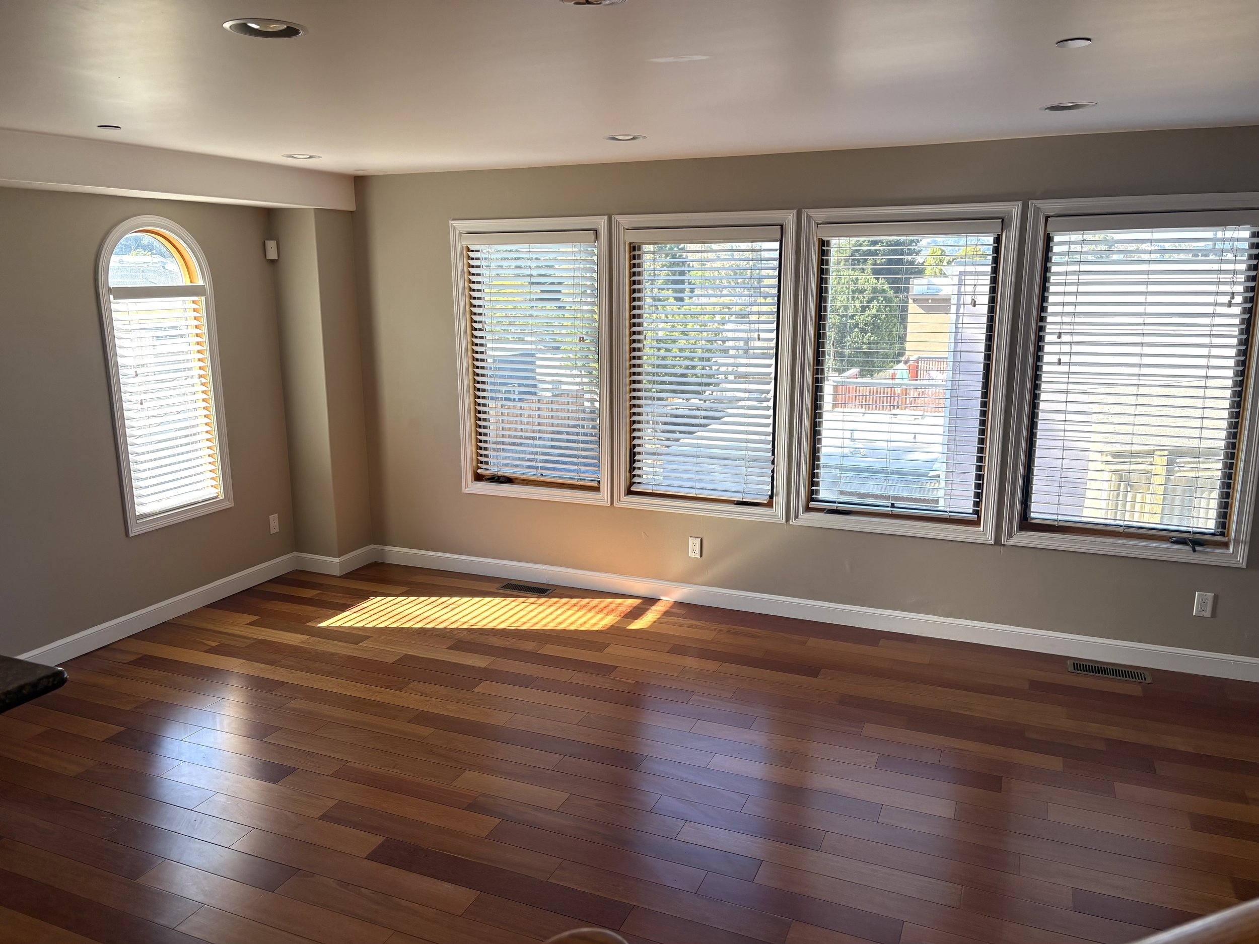 Living room 1.jpg