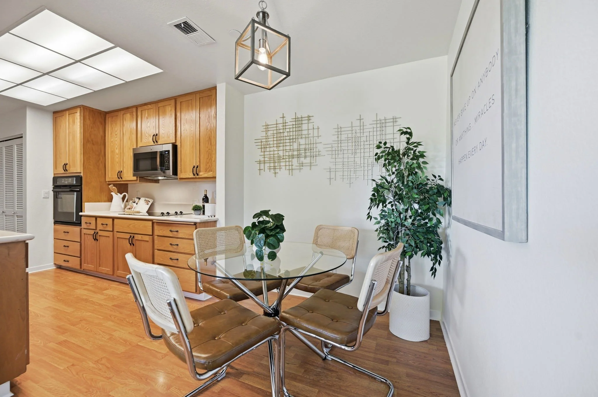 23-023_F8_1110 Bayswater Ave.jpg