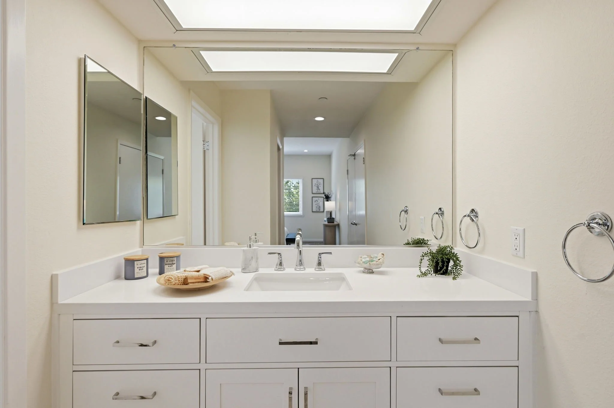 36-036_F8_1110 Bayswater Ave.jpg
