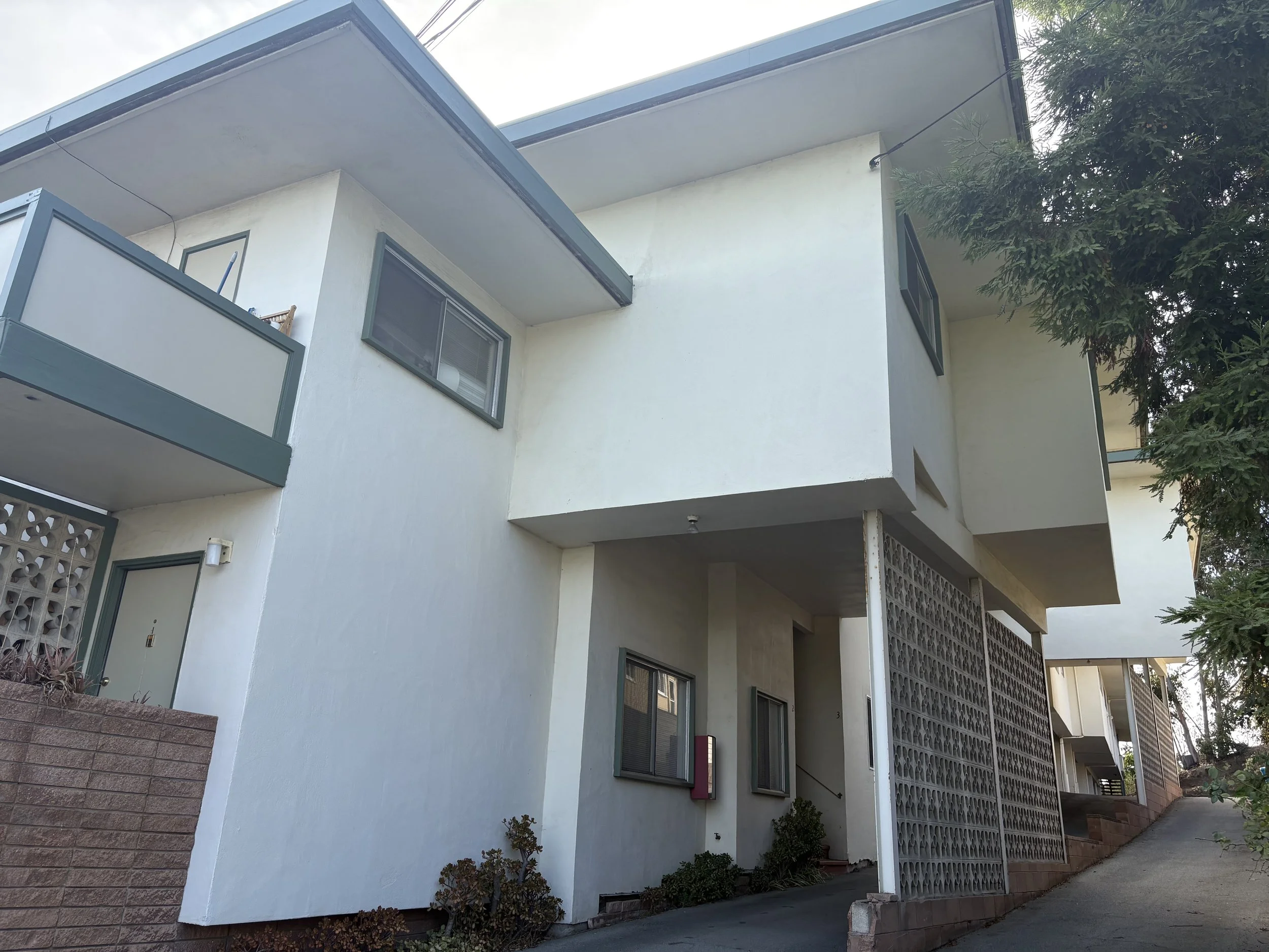 Exterior 1+.jpg