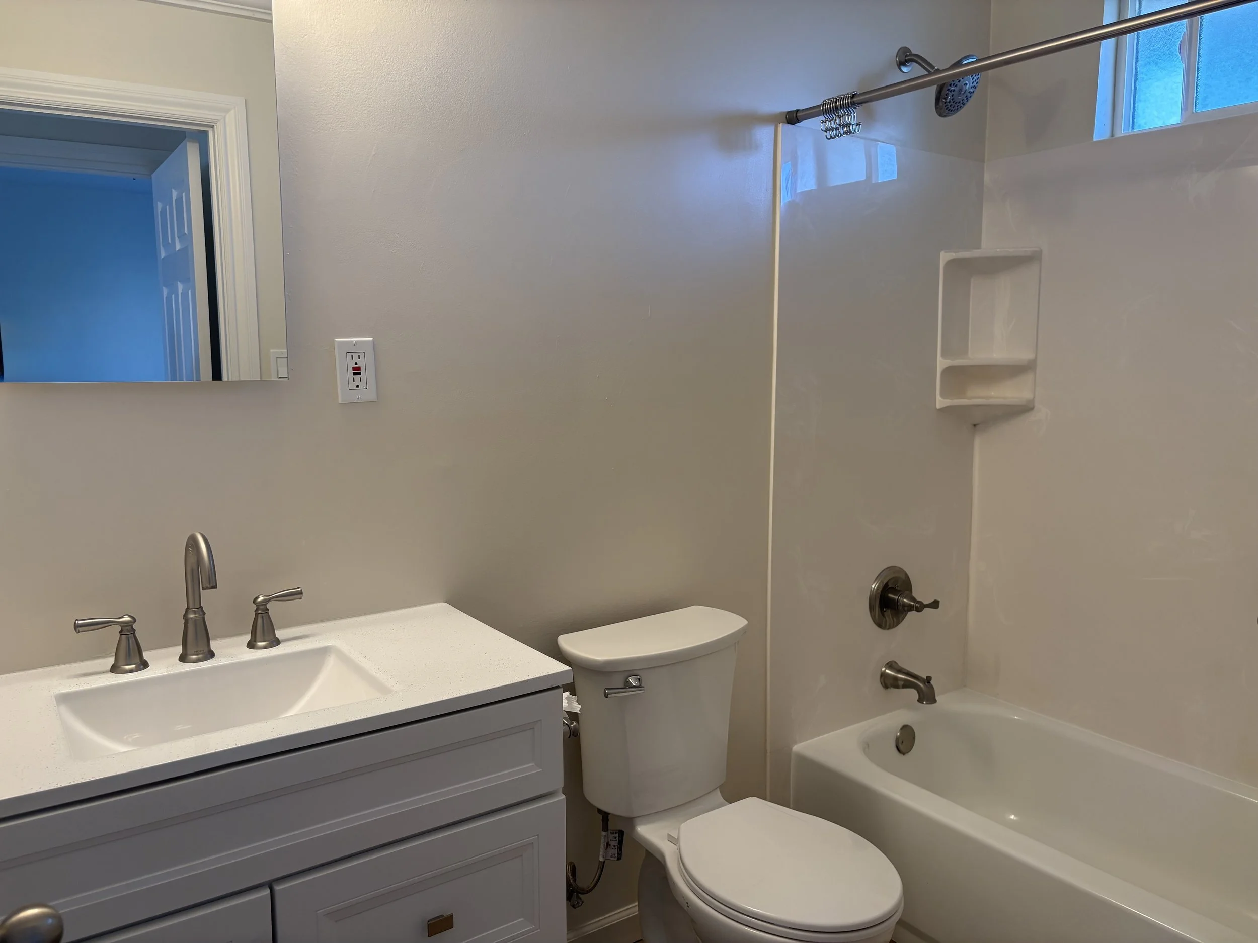 Bathroom 2.jpg