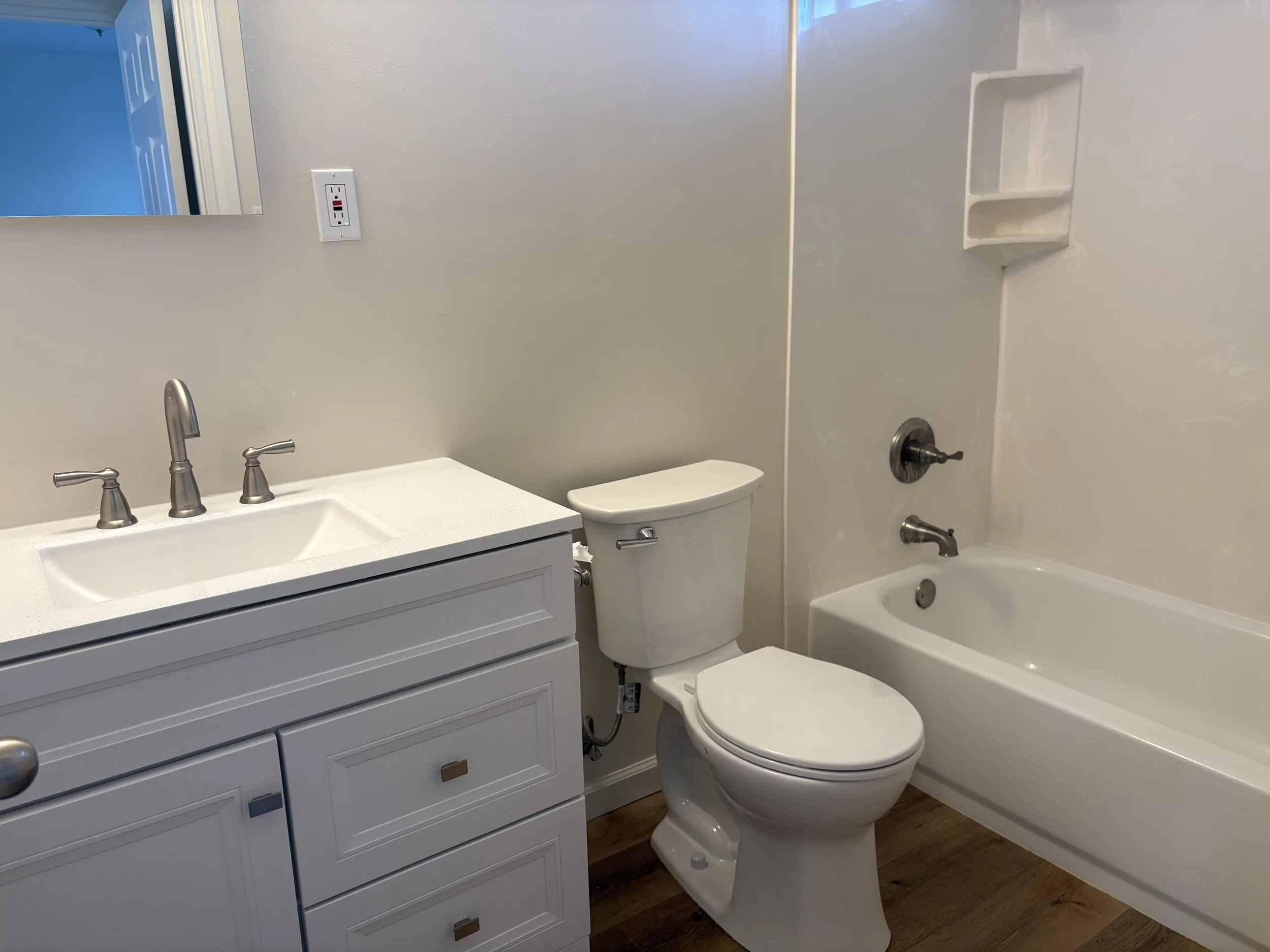 Bathroom 1.jpg